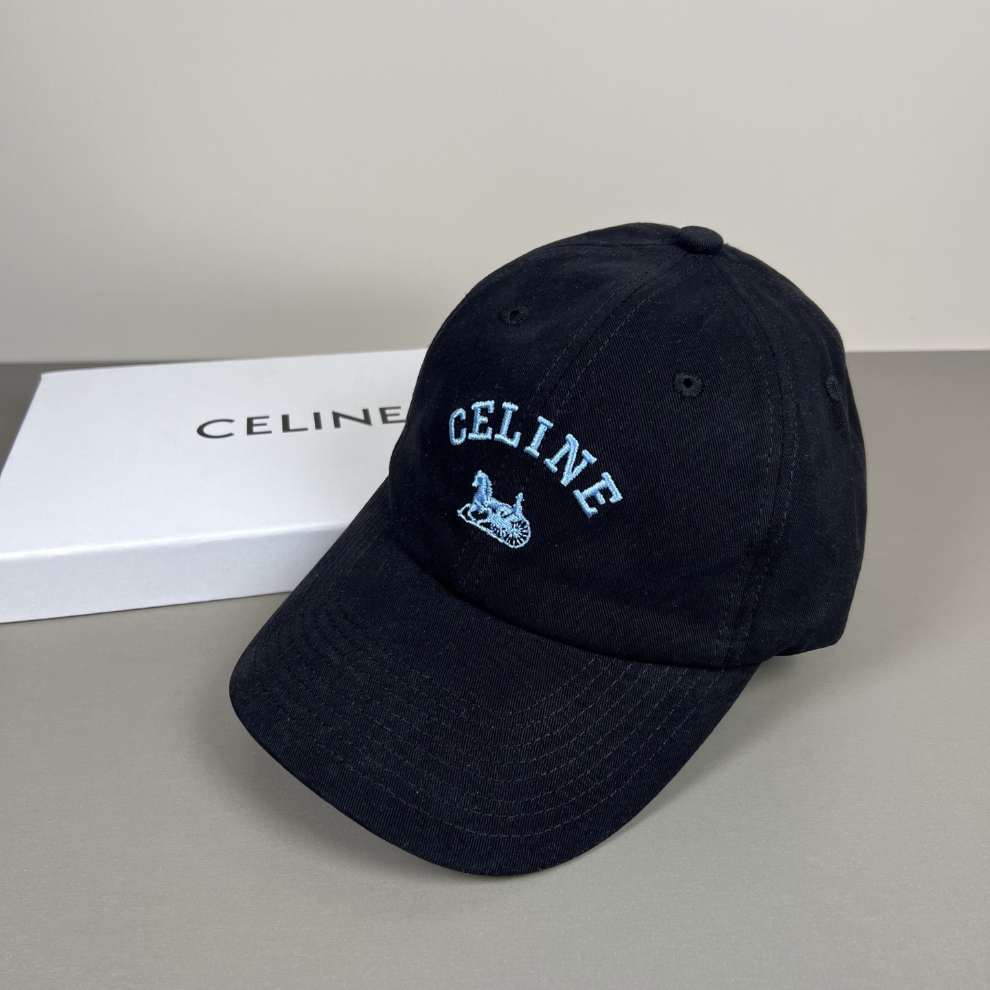Celine CELINE 思琳新款简约风，秋冬新品系列棒球 同步，超好搭配