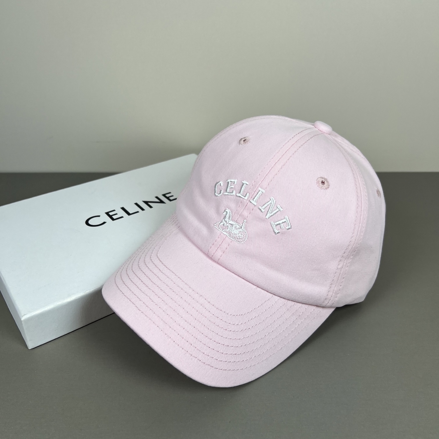 Celine CELINE 思琳新款简约风，秋冬新品系列棒球 同步，超好搭配