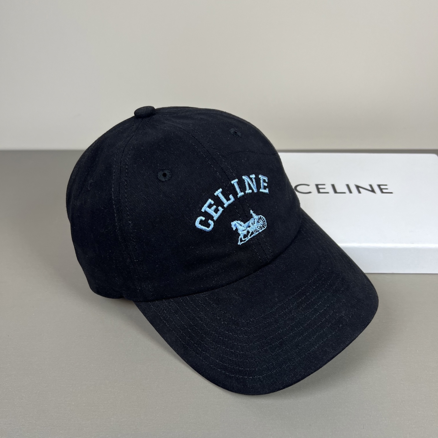 Celine CELINE 思琳新款简约风，秋冬新品系列棒球 同步，超好搭配