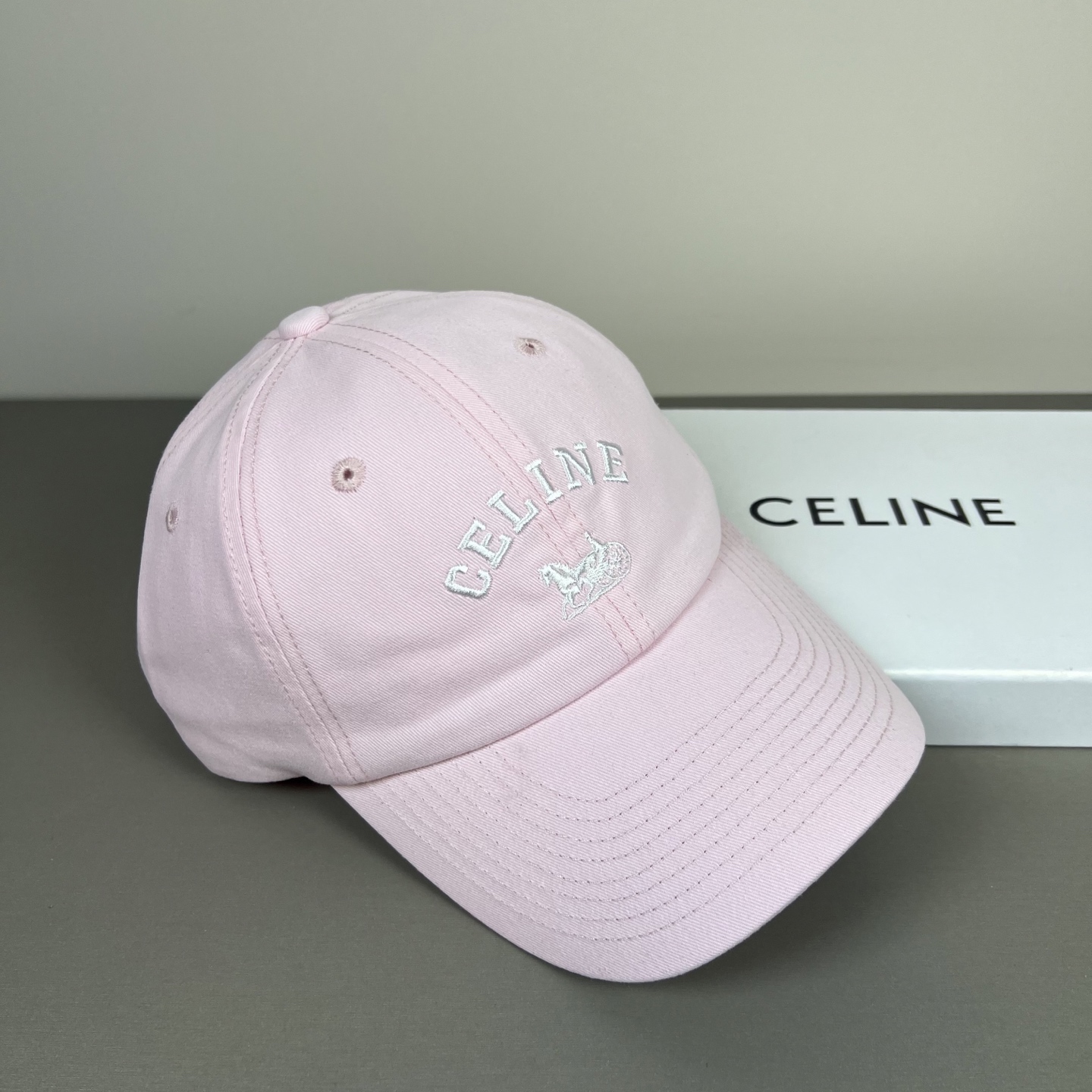 Celine CELINE 思琳新款简约风，秋冬新品系列棒球 同步，超好搭配