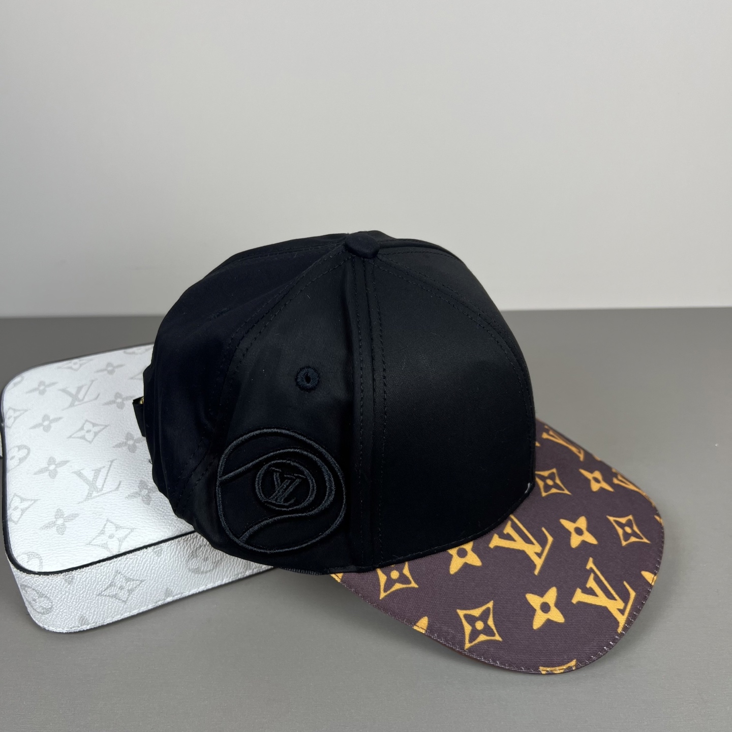🌾🧢路易威登lv棒球帽 LouisVuitton😍新款重工打造♥️高端大气，百搭款🤗男女通用！