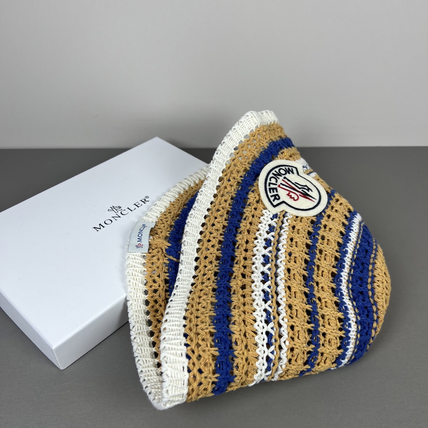 Moncler MONCLER蒙口 好品质高端 ，超火爆 质感很赞，出街超好搭配 潮流 出门 单品，快快入手哦