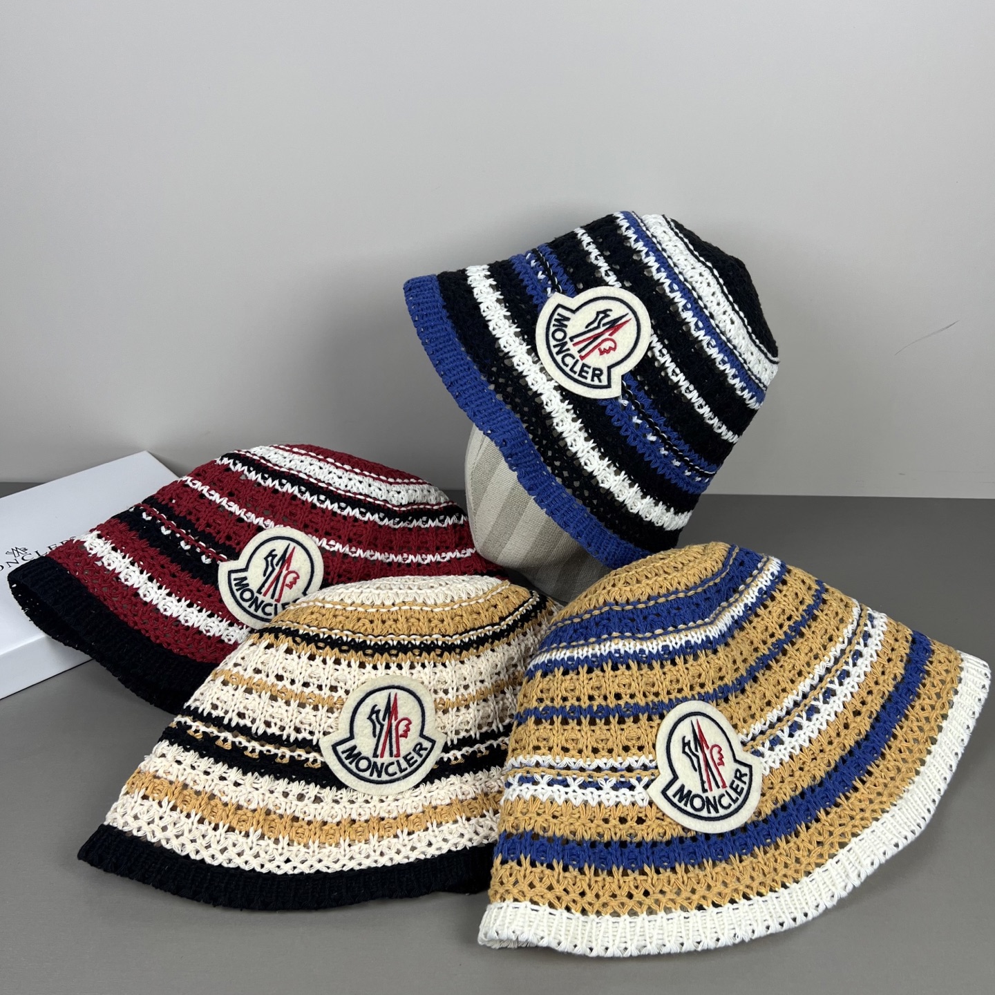 Moncler MONCLER蒙口 好品质高端 ，超火爆 质感很赞，出街超好搭配 潮流 出门 单品，快快入手哦