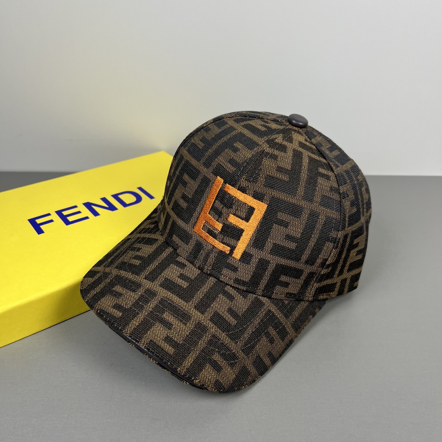 China Replica Fendi Hats FDCP0405-2033