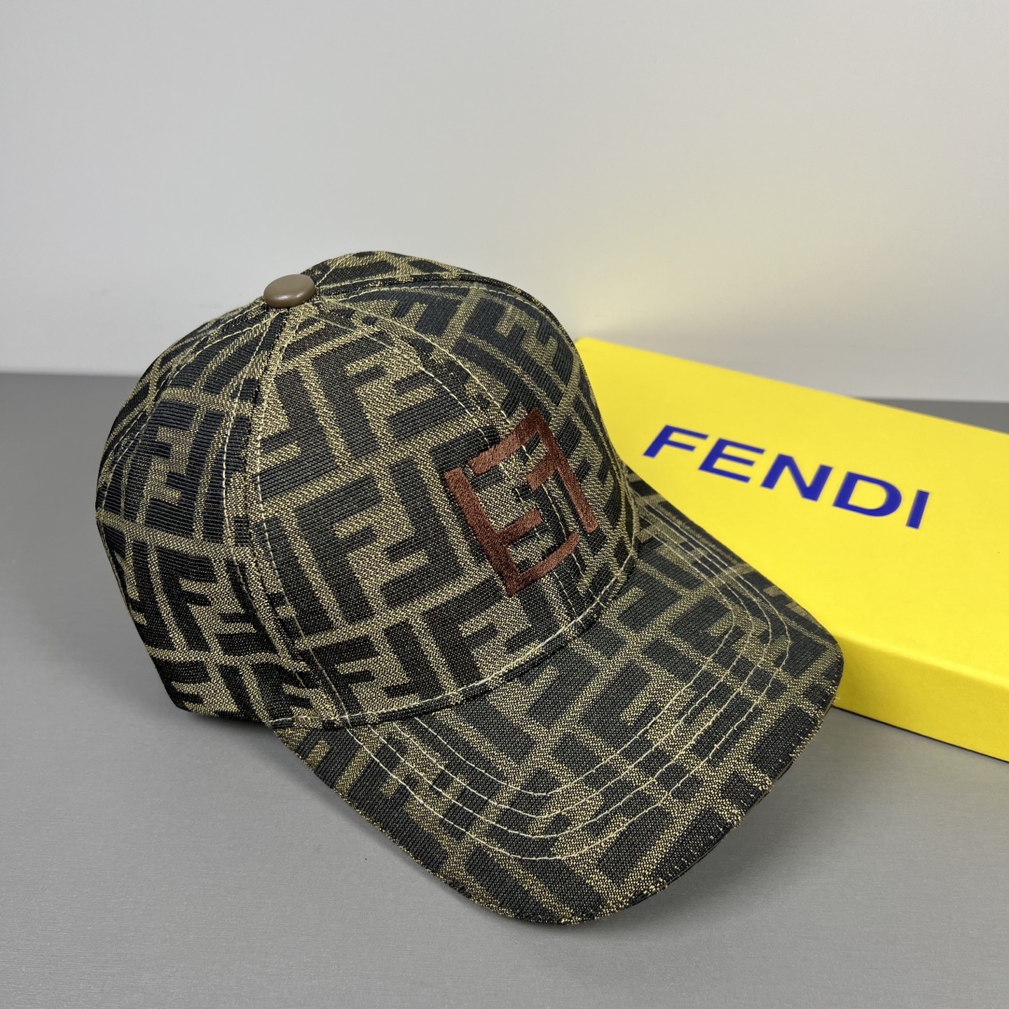 China Replica Fendi Hats FDCP0405-2033