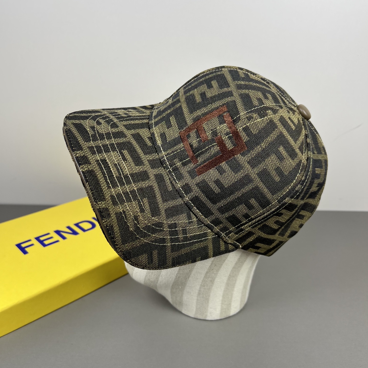 China Replica Fendi Hats FDCP0405-2033