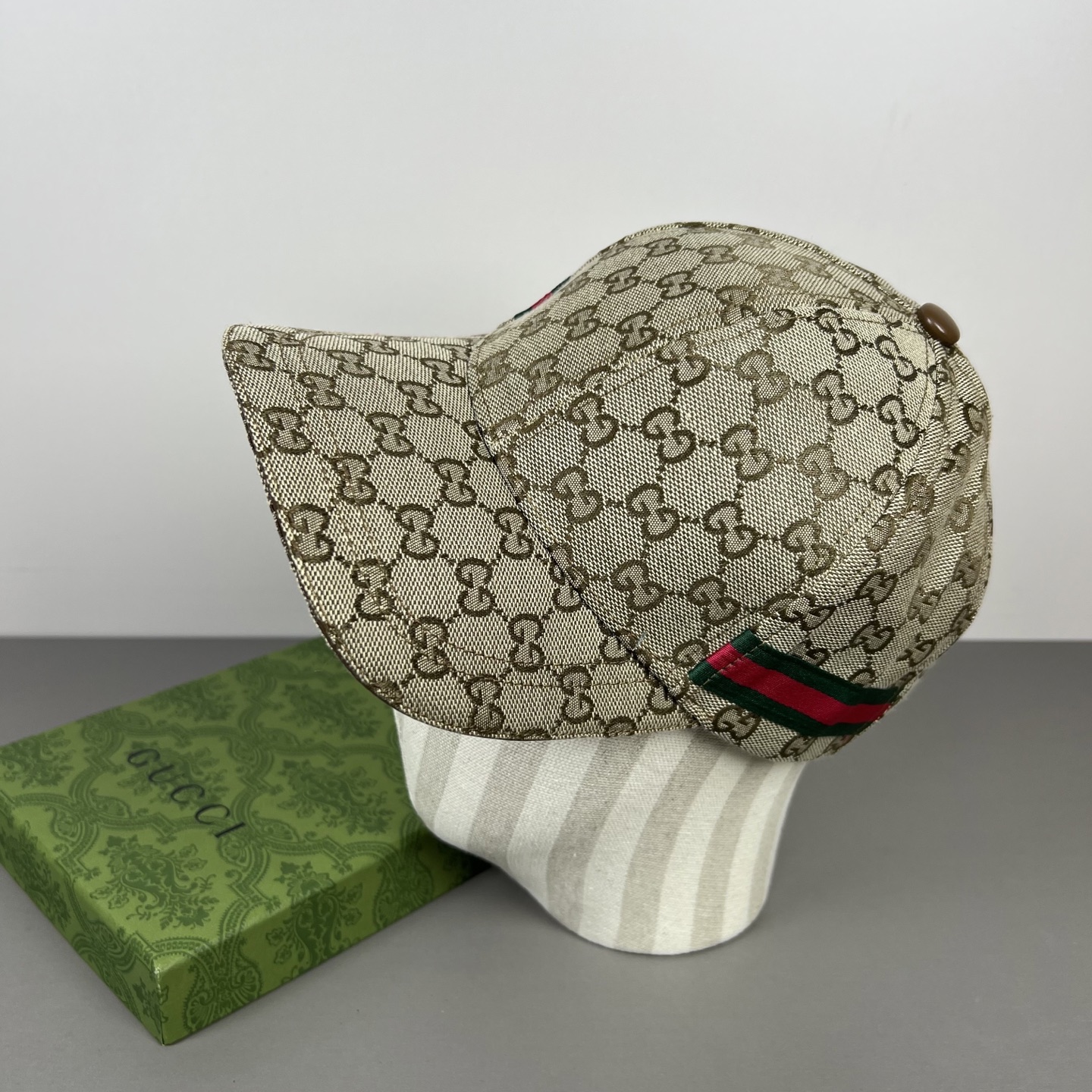 Gucci GUCCI，棒球帽，火爆来袭 工艺非常精美 高档 上档次 低调奢华，方便携带 跑量