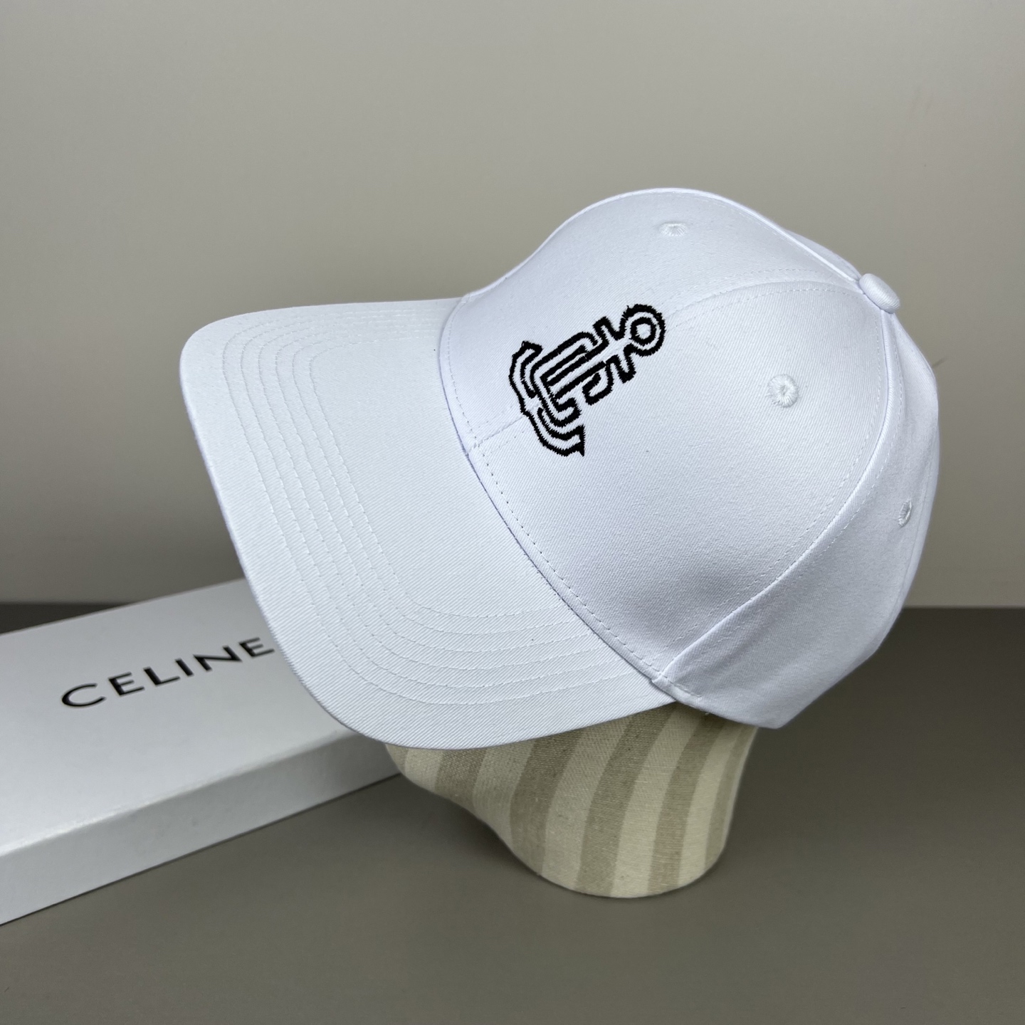 Celine CELINE 赛琳新款简约风，秋冬新品系列棒球 同步，超好搭配