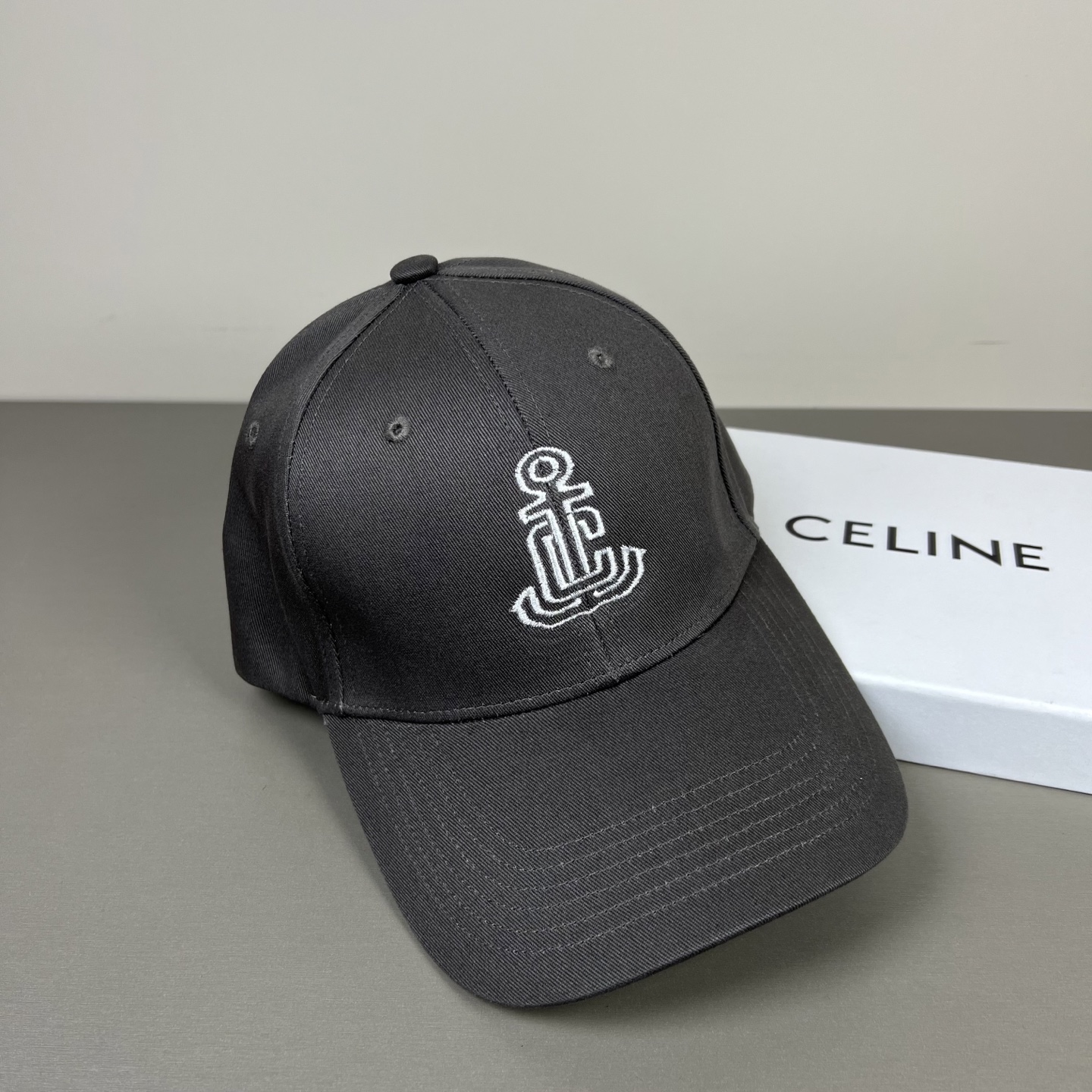 Celine CELINE 赛琳新款简约风，秋冬新品系列棒球 同步，超好搭配
