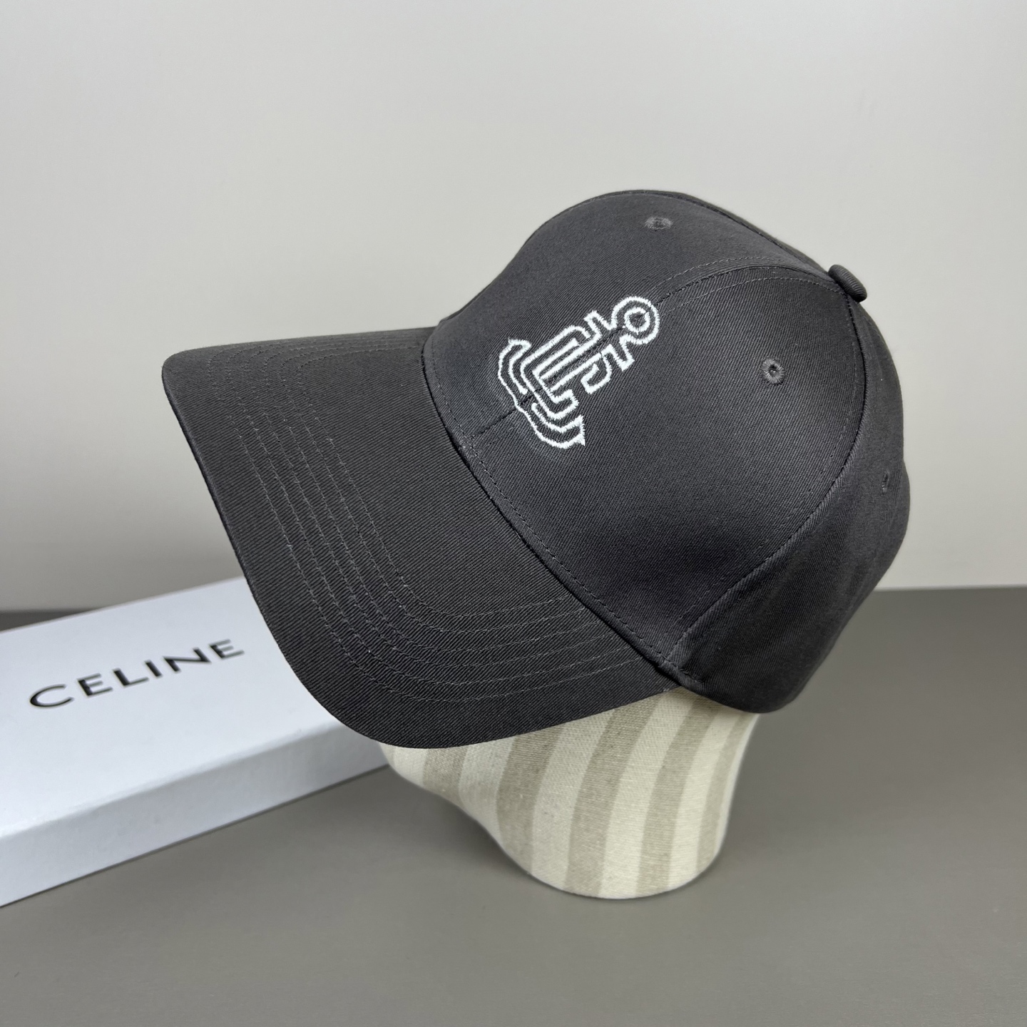 Celine CELINE 赛琳新款简约风，秋冬新品系列棒球 同步，超好搭配
