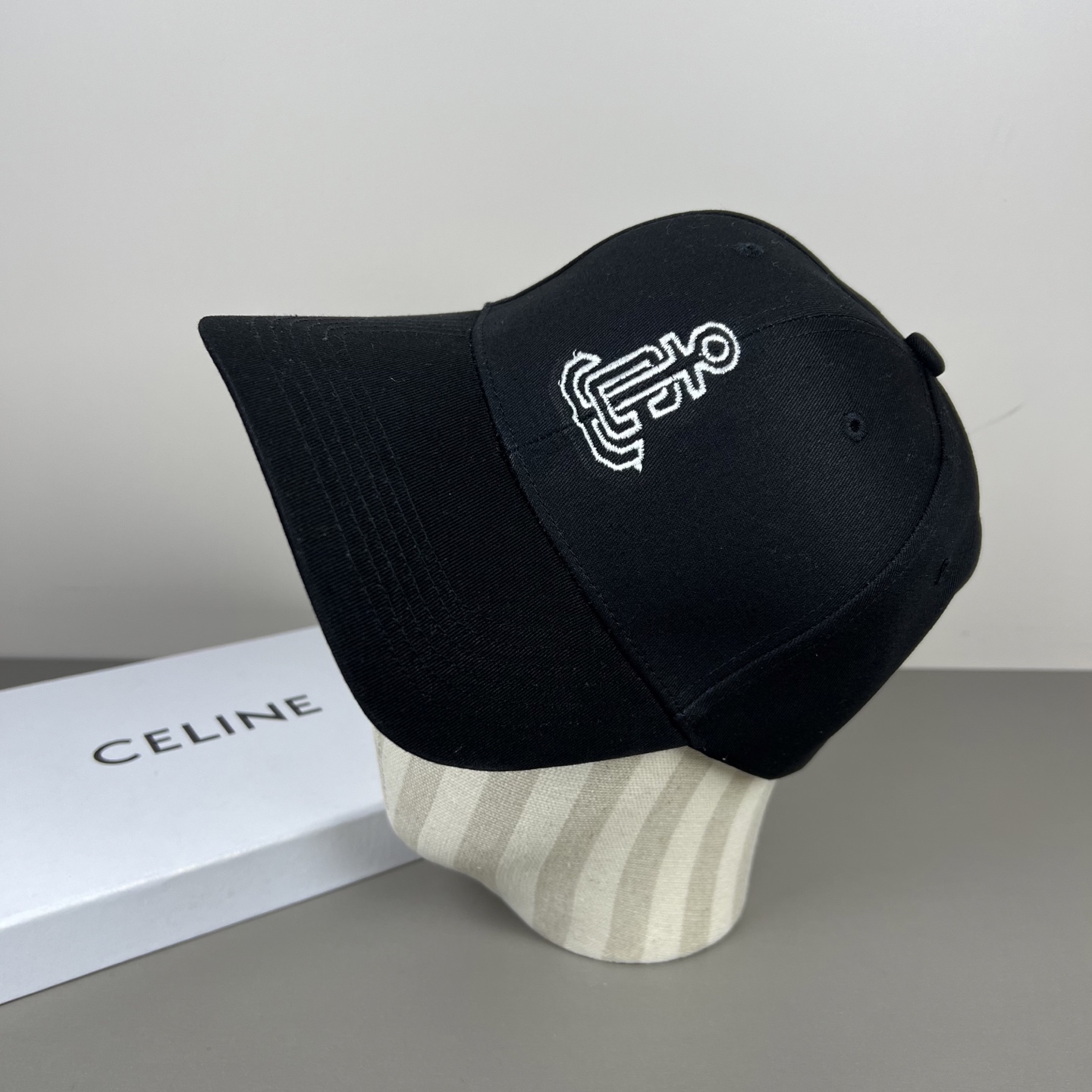 Celine CELINE 赛琳新款简约风，秋冬新品系列棒球 同步，超好搭配