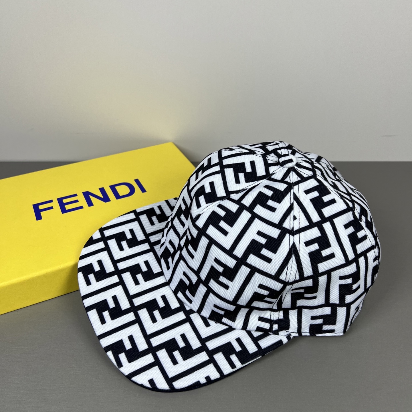 Fendi 100 代购品质1:1开模订制 正版开模五金 帆布料+头层牛皮 品质 质量超赞