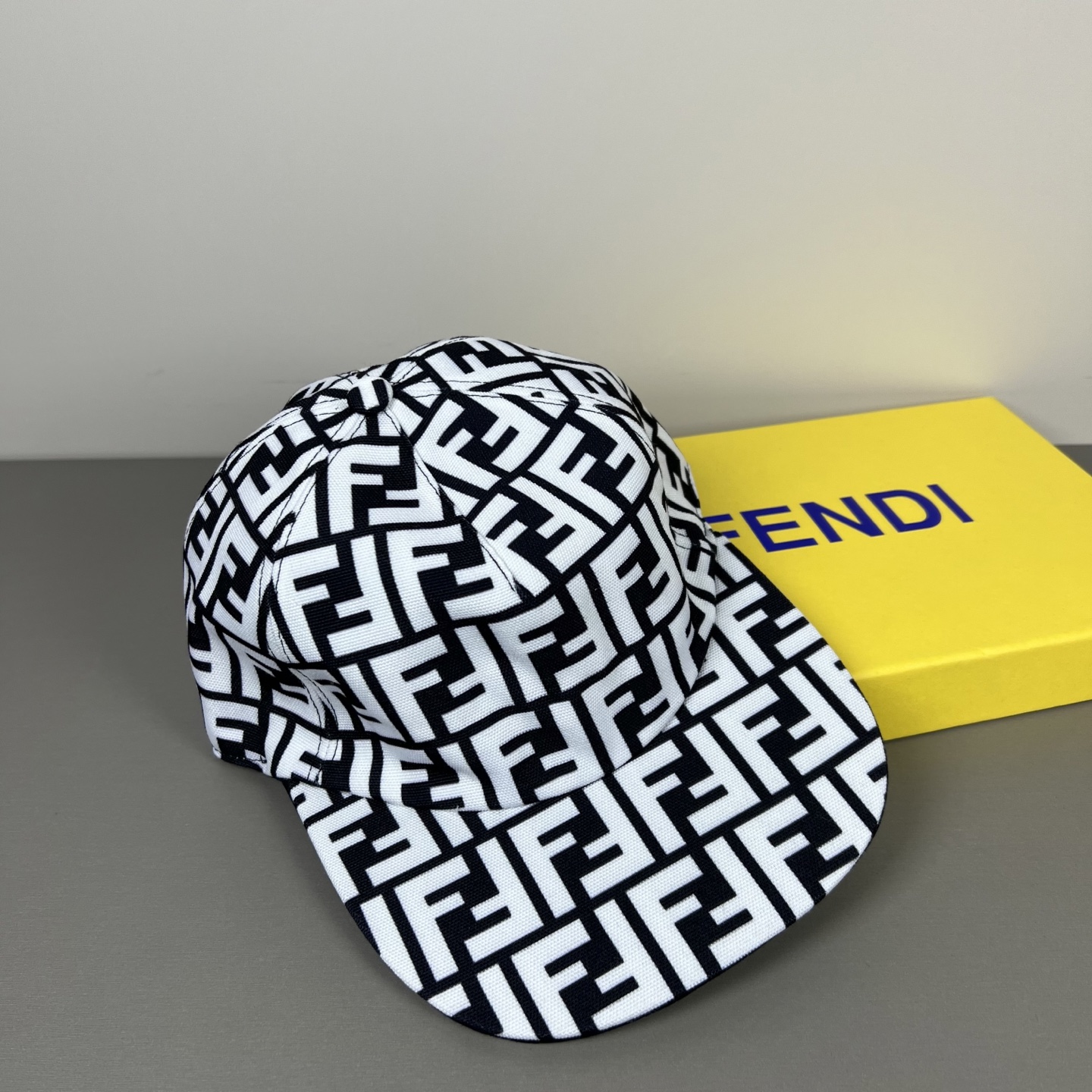 Fendi 100 代购品质1:1开模订制 正版开模五金 帆布料+头层牛皮 品质 质量超赞