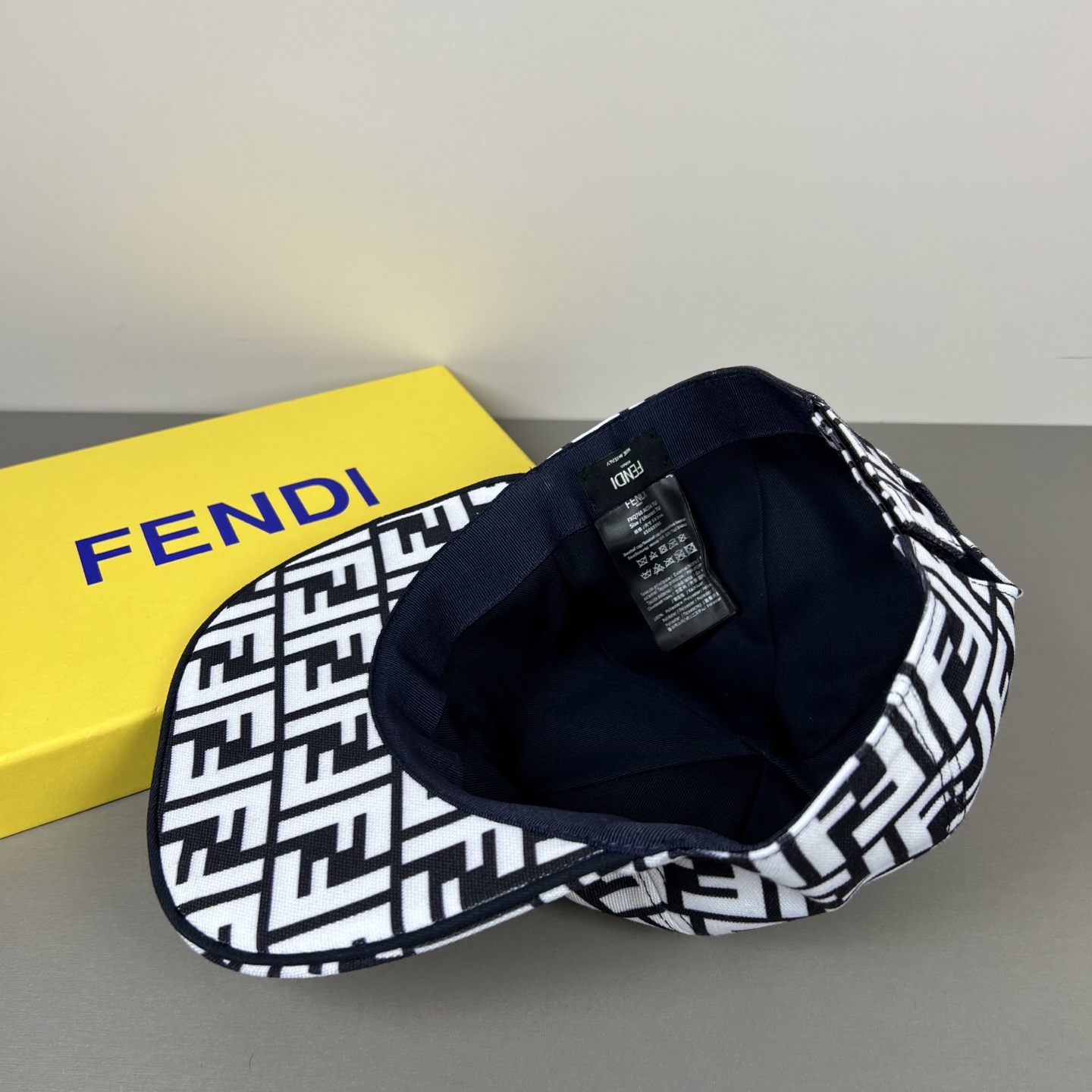 Fendi 100 代购品质1:1开模订制 正版开模五金 帆布料+头层牛皮 品质 质量超赞