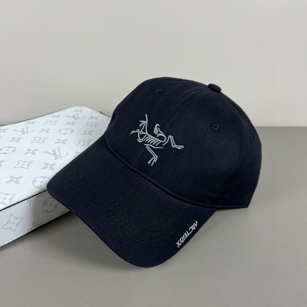 Arc'teryx 始祖鸟新款刺绣 同步棒球帽 出街，潮人 超好搭