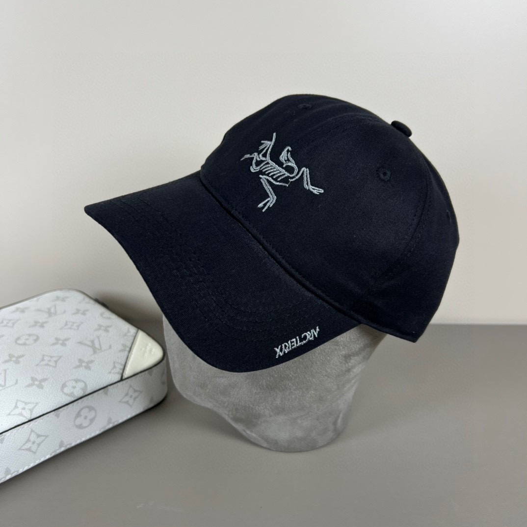 Arc'teryx 始祖鸟新款刺绣 同步棒球帽 出街，潮人 超好搭