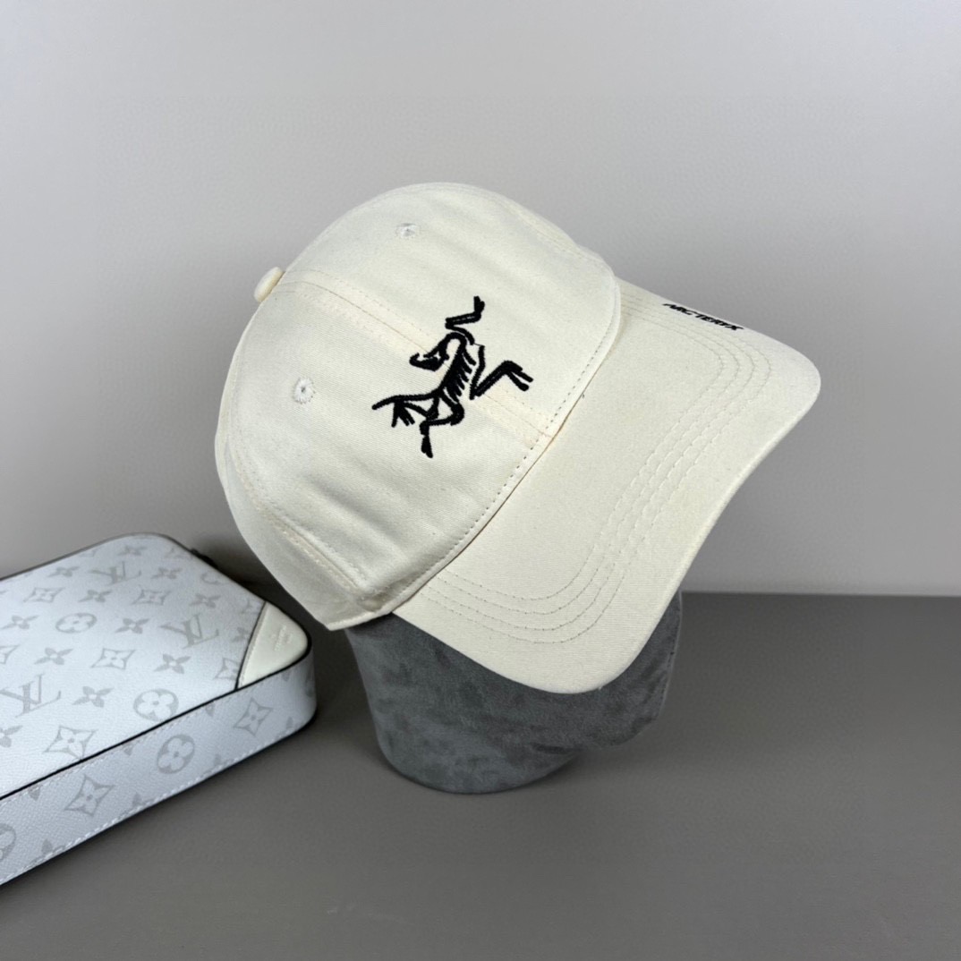 Arc'teryx 始祖鸟新款刺绣 同步棒球帽 出街，潮人 超好搭