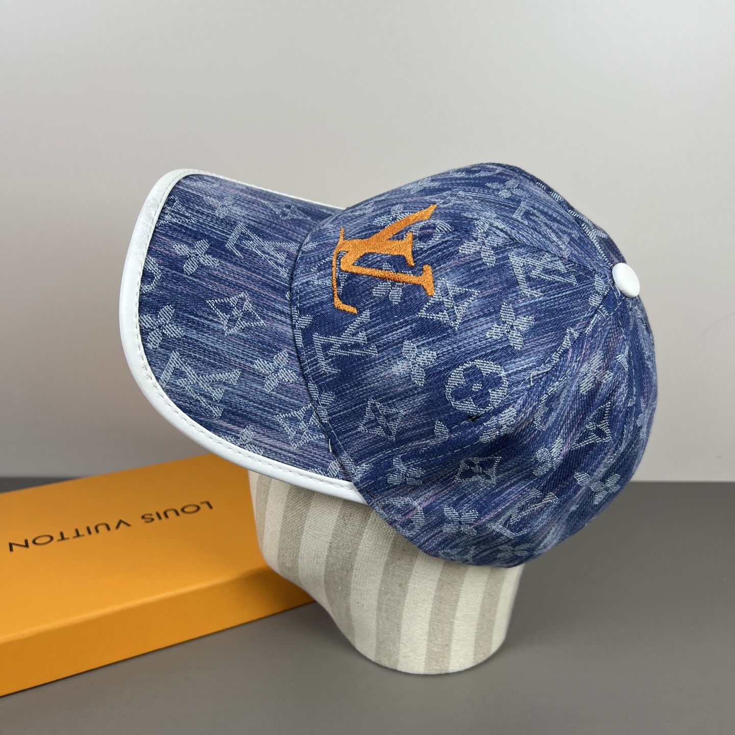 Louis Vuitton LouisVuitton 新款重工打造 高端 ，百搭款