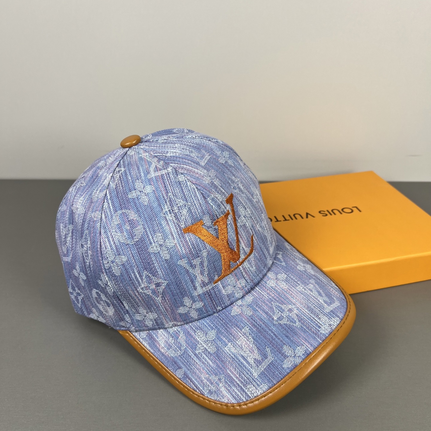 Louis Vuitton LouisVuitton 新款重工打造 高端 ，百搭款