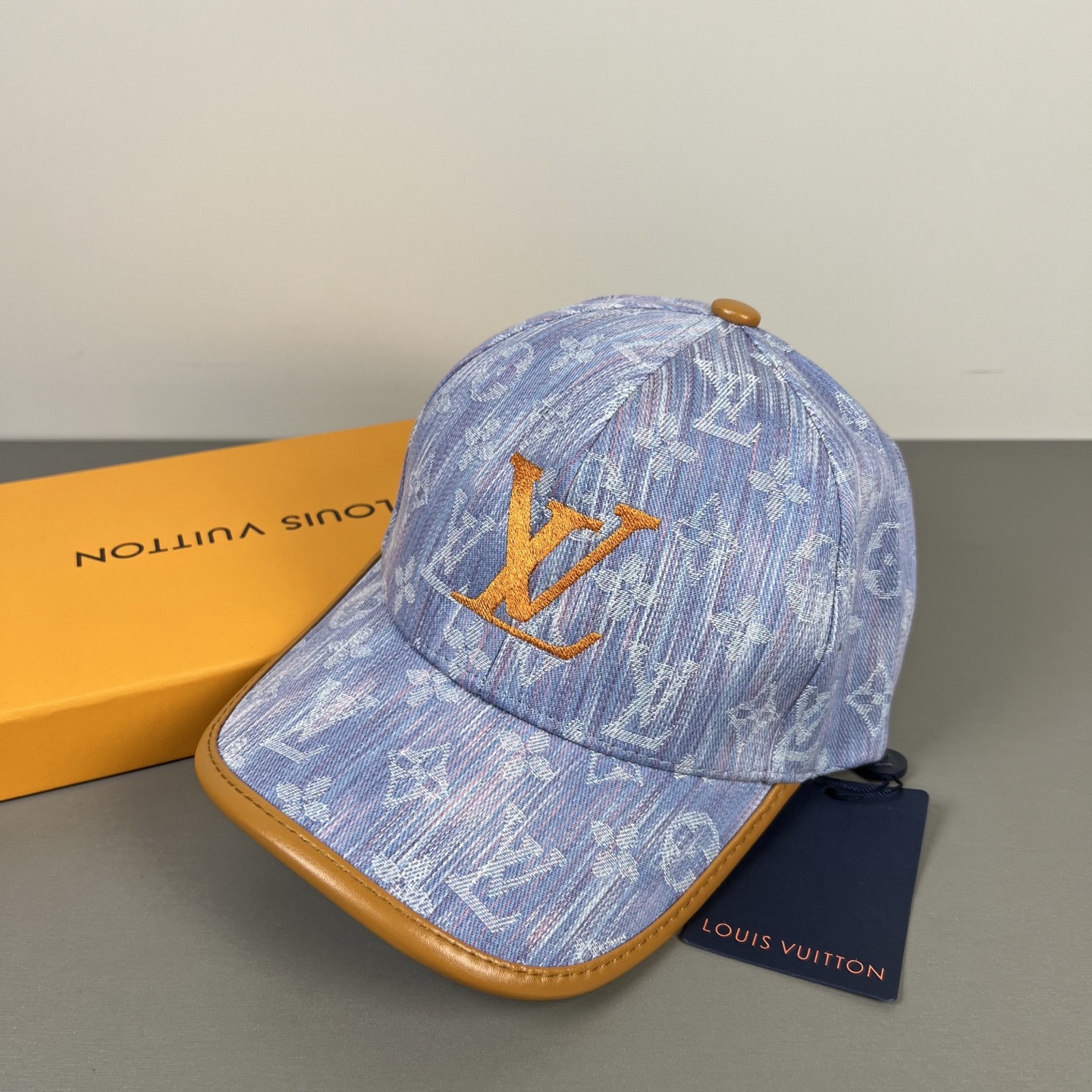 Louis Vuitton LouisVuitton 新款重工打造 高端 ，百搭款