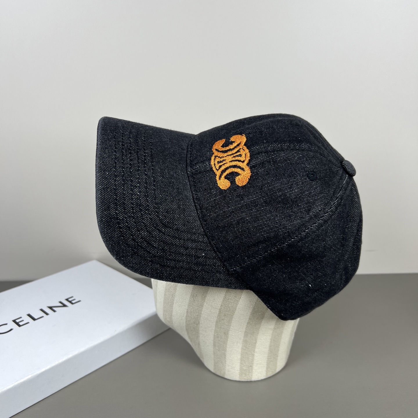 Celine CELINE 思琳新款简约风，牛仔新品系列棒球 同步，超好搭配