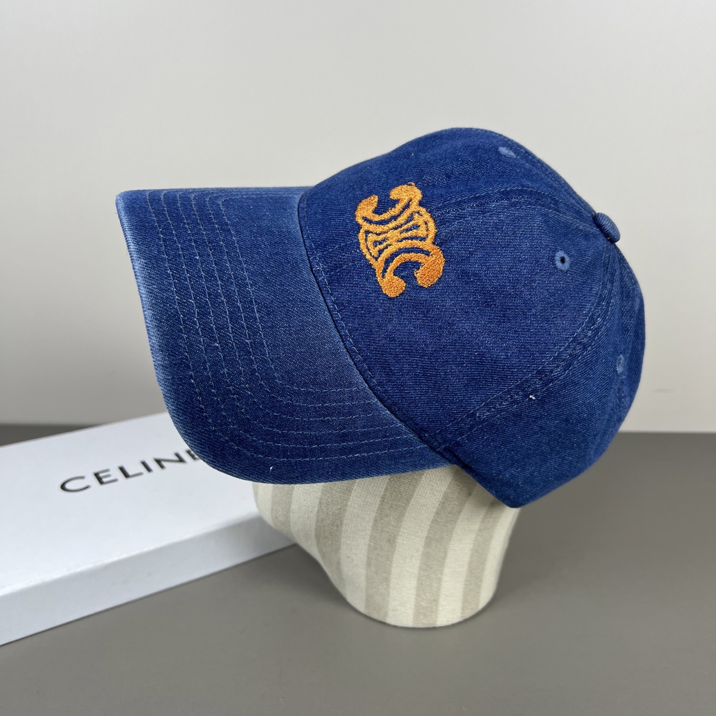 Celine CELINE 思琳新款简约风，牛仔新品系列棒球 同步，超好搭配