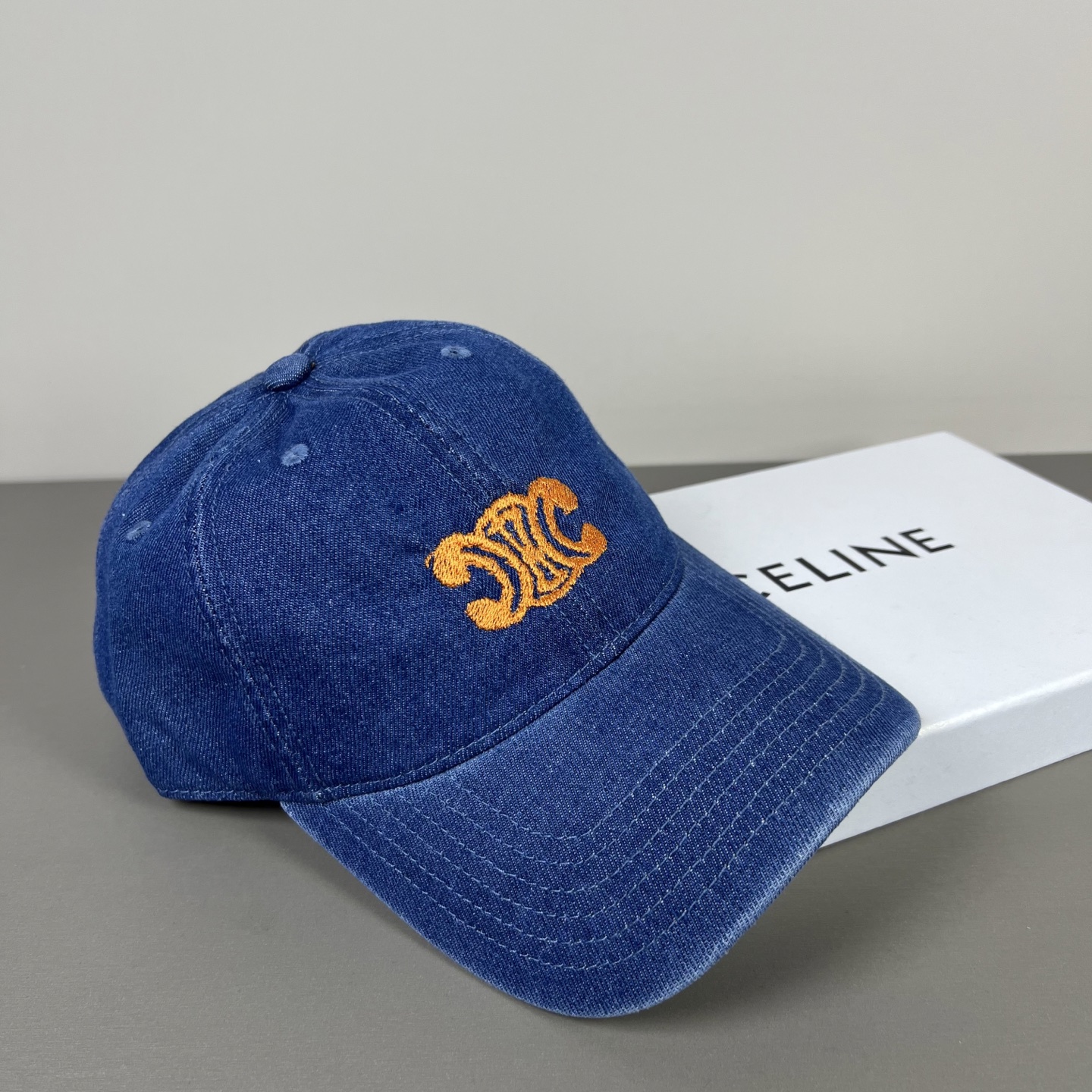 Celine CELINE 思琳新款简约风，牛仔新品系列棒球 同步，超好搭配