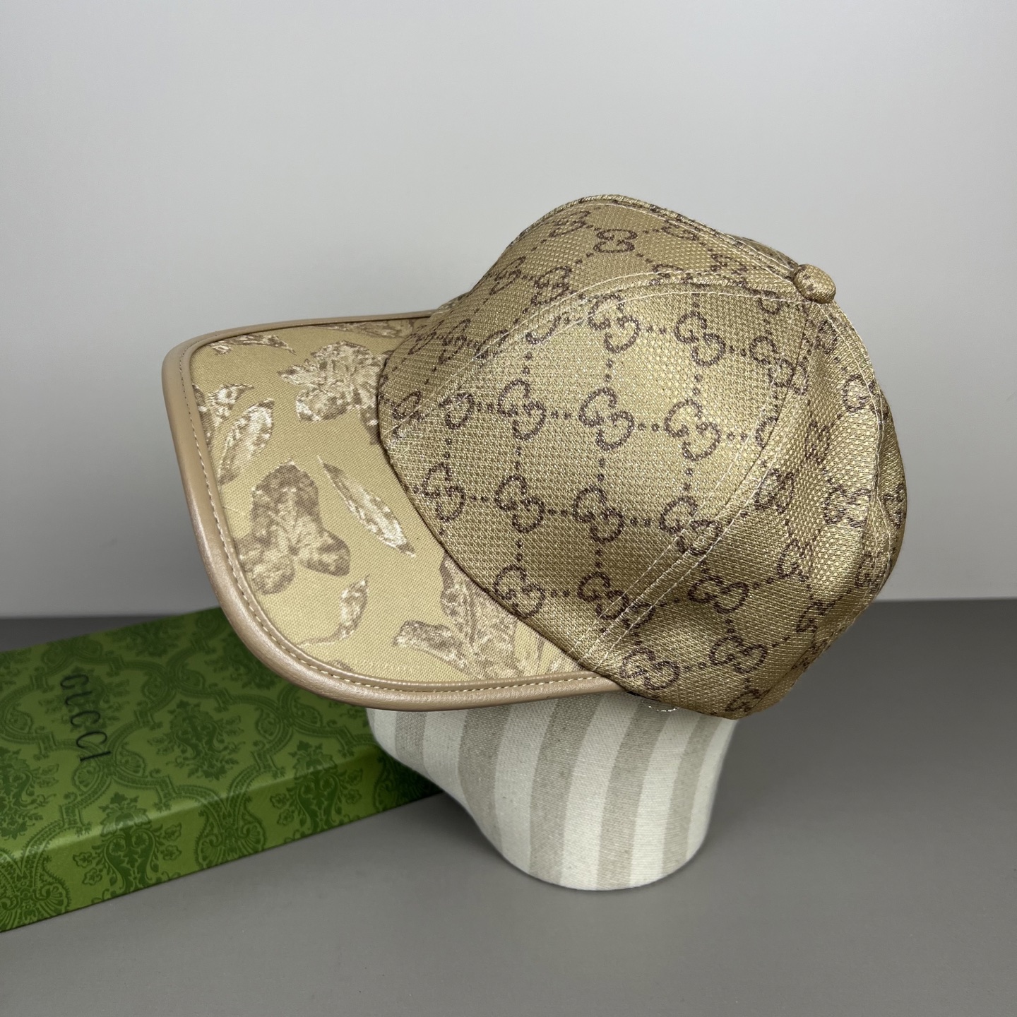 NO:765861,Gucci Baseball Cap GUCCI official website new product, baseball cap, original quality is very popular, the craftsmanship is very exquisite, the high-end atmosphere is high-end!  Low-key luxury, easy to carry!  Running volume!  Hats, straw hats, bucket hats, baseball caps, hats, gucci, espadrilles, hats19860909古奇棒球帽GUCCI官网新品,棒球帽,原单品质火爆来袭 工艺非常精美 高档大气上档次！低调奢华,方便携带！跑量！帽子草帽渔夫帽棒球帽,帽子,gucci,espadrilles,hats,hat