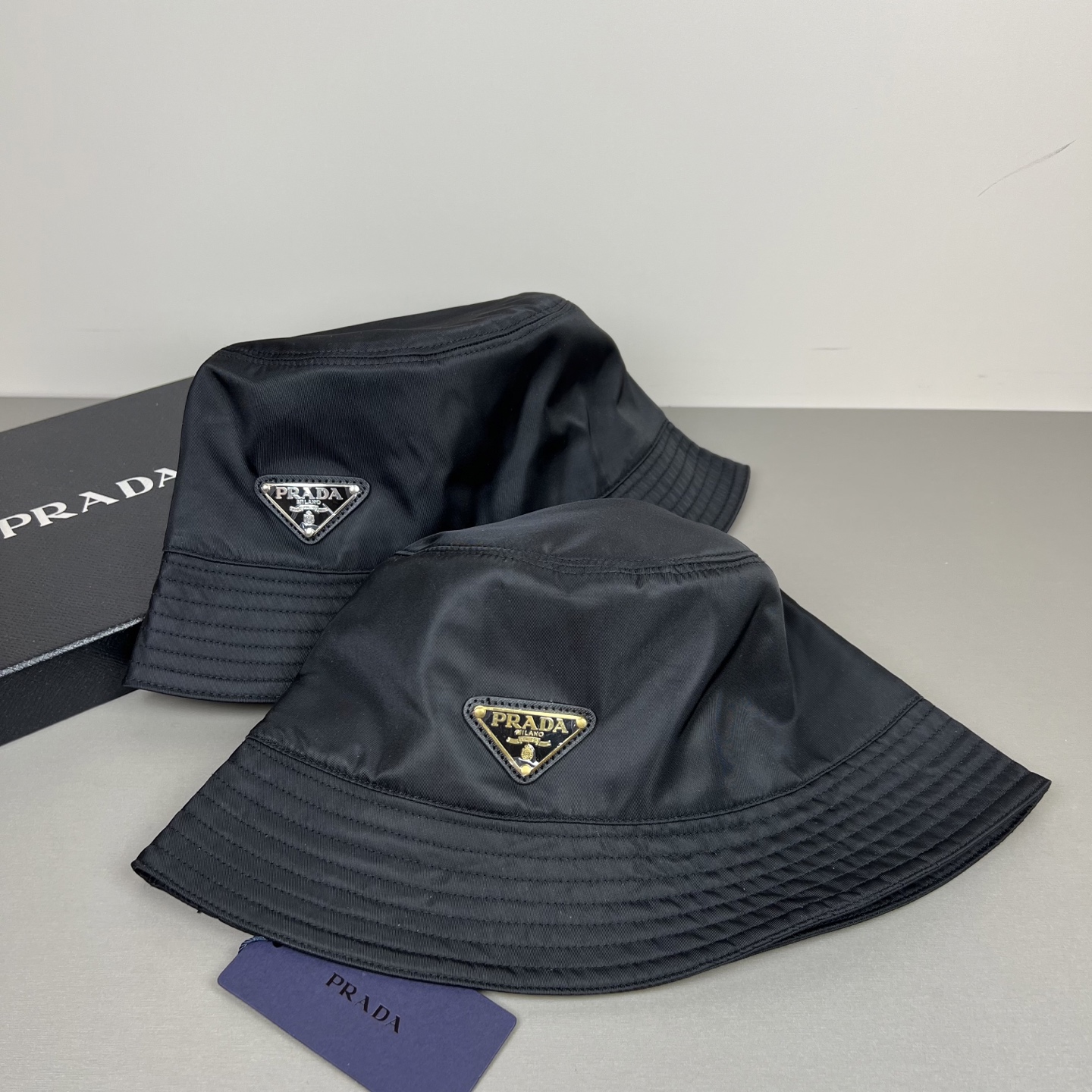 上新ꫛꫀꪝ ❥——❤普拉达 PRADA 新品经典代购版本！1比1品质，时尚潮流，高端做工！非一般的品质，