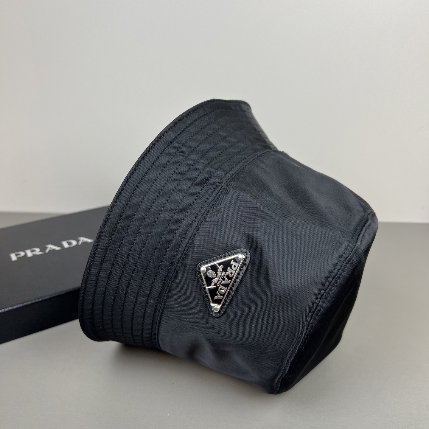 上新ꫛꫀꪝ ❥——❤普拉达 PRADA 新品经典代购版本！1比1品质，时尚潮流，高端做工！非一般的品质，