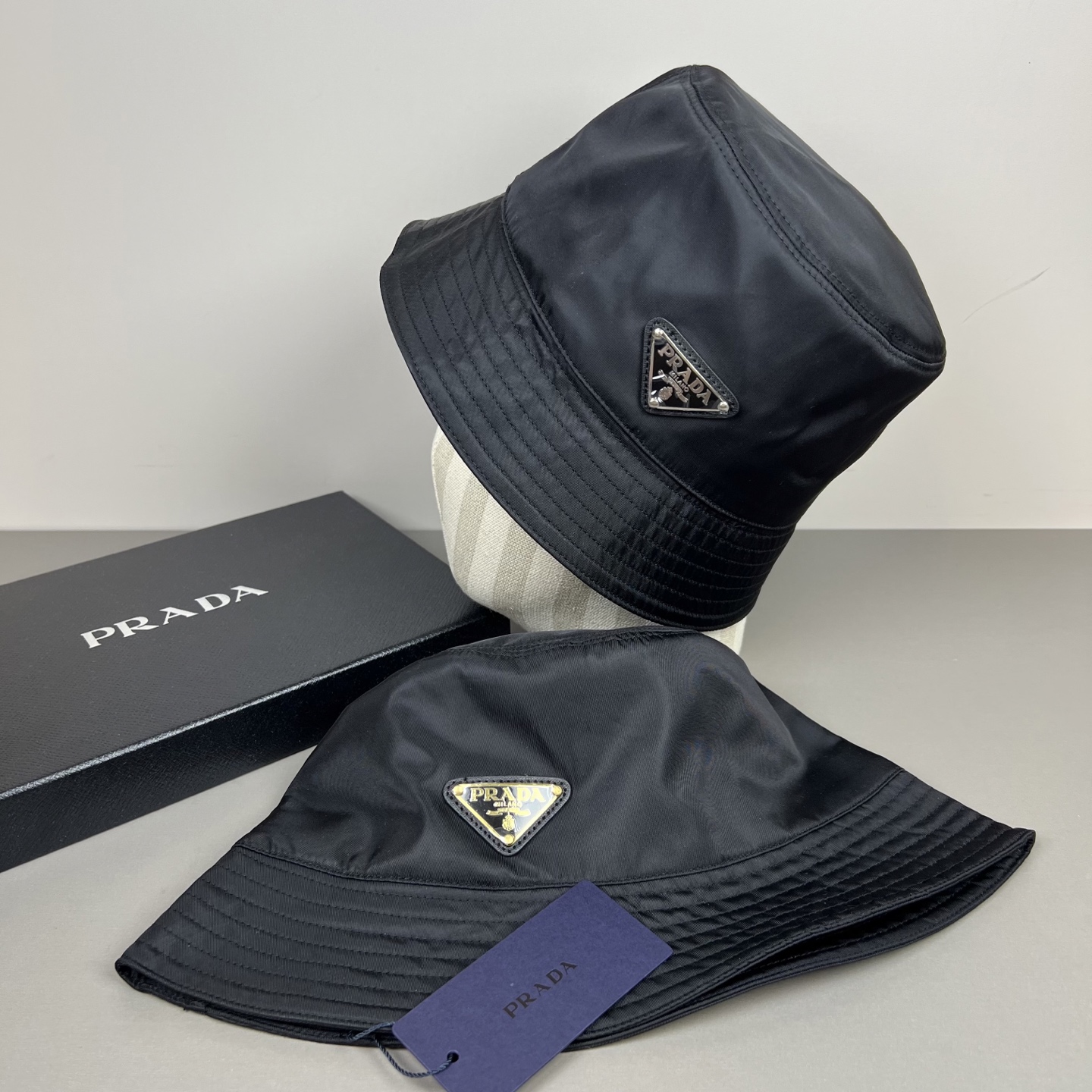上新ꫛꫀꪝ ❥——❤普拉达 PRADA 新品经典代购版本！1比1品质，时尚潮流，高端做工！非一般的品质，