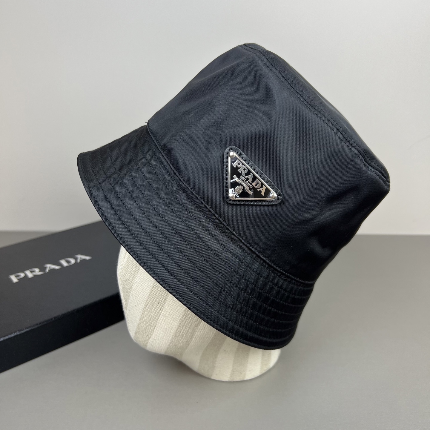 上新ꫛꫀꪝ ❥——❤普拉达 PRADA 新品经典代购版本！1比1品质，时尚潮流，高端做工！非一般的品质，