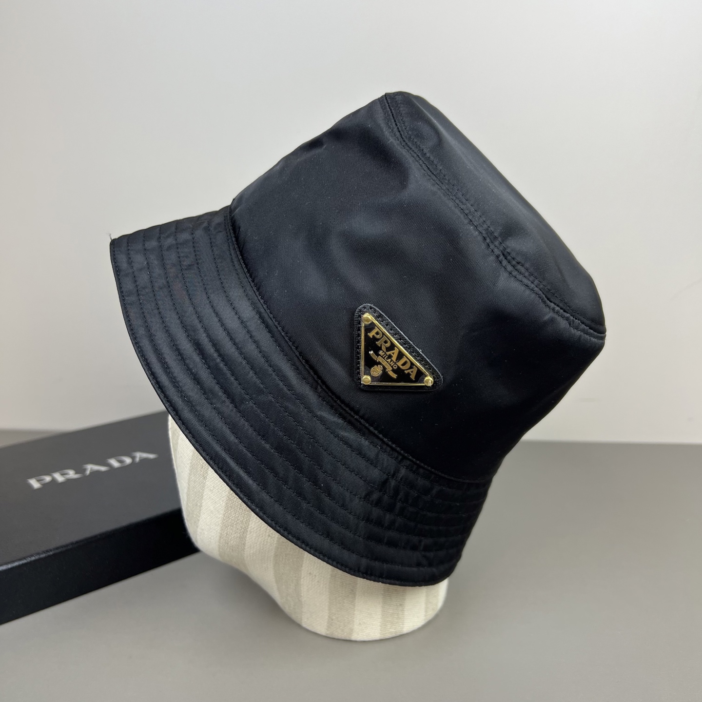 上新ꫛꫀꪝ ❥——❤普拉达 PRADA 新品经典代购版本！1比1品质，时尚潮流，高端做工！非一般的品质，