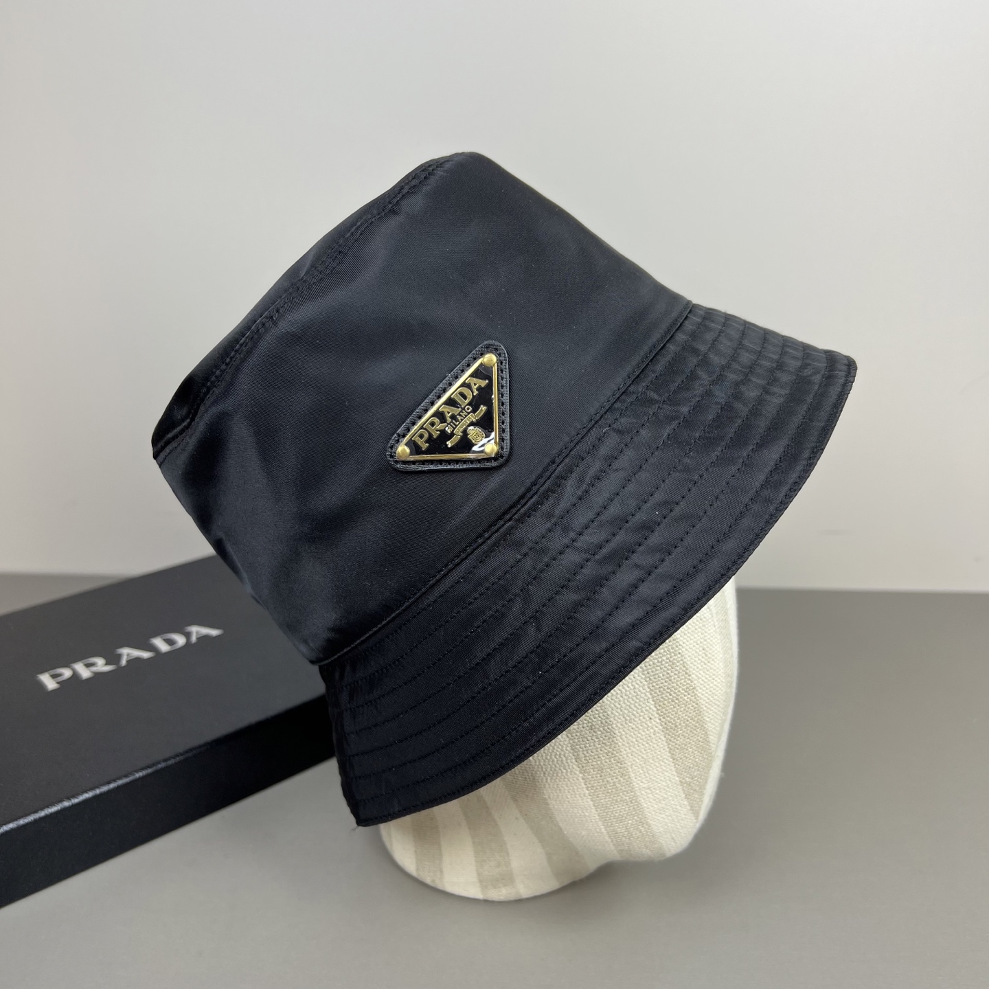 上新ꫛꫀꪝ ❥——❤普拉达 PRADA 新品经典代购版本！1比1品质，时尚潮流，高端做工！非一般的品质，