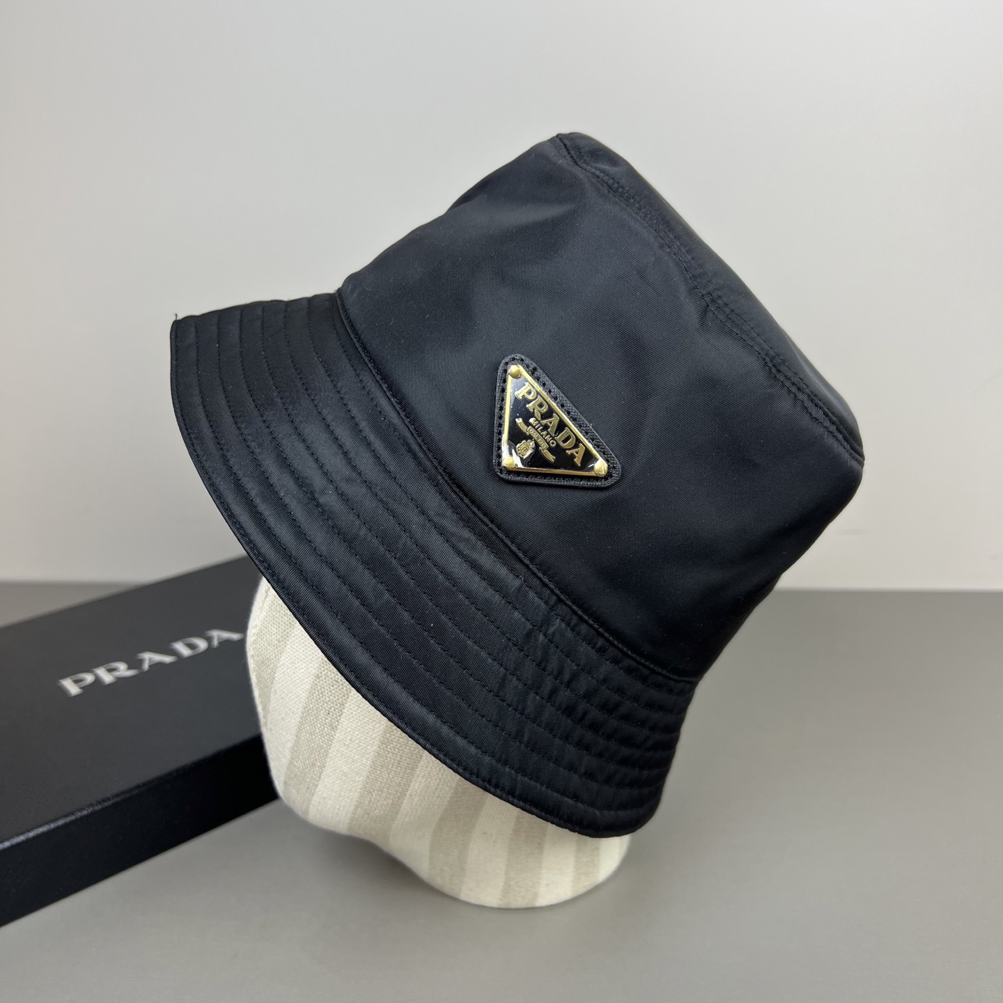 上新ꫛꫀꪝ ❥——❤普拉达 PRADA 新品经典代购版本！1比1品质，时尚潮流，高端做工！非一般的品质，