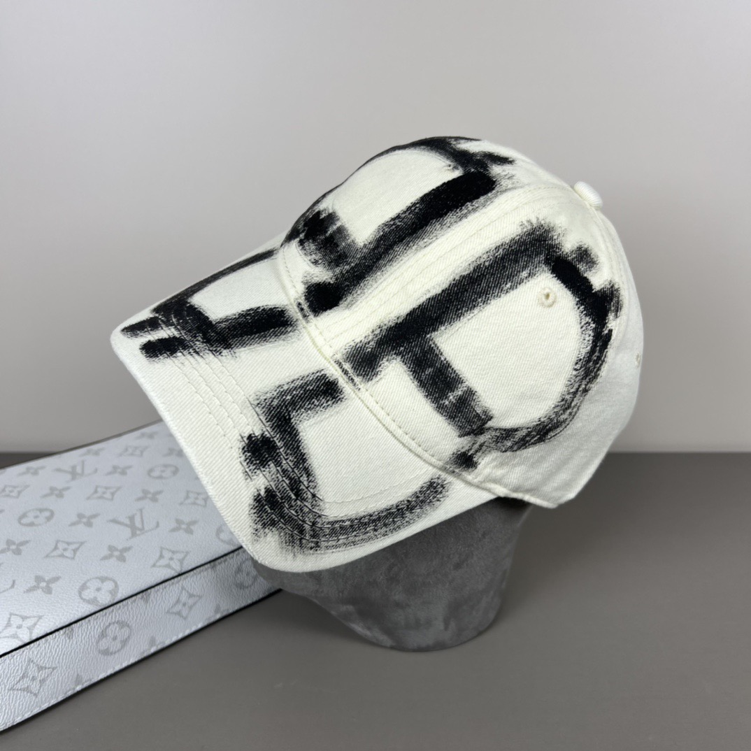 🌾BALENCIAGA巴黎世家新款logo棒球帽，很酷的色系，男女佩戴都有不同style，第一P抢先出货