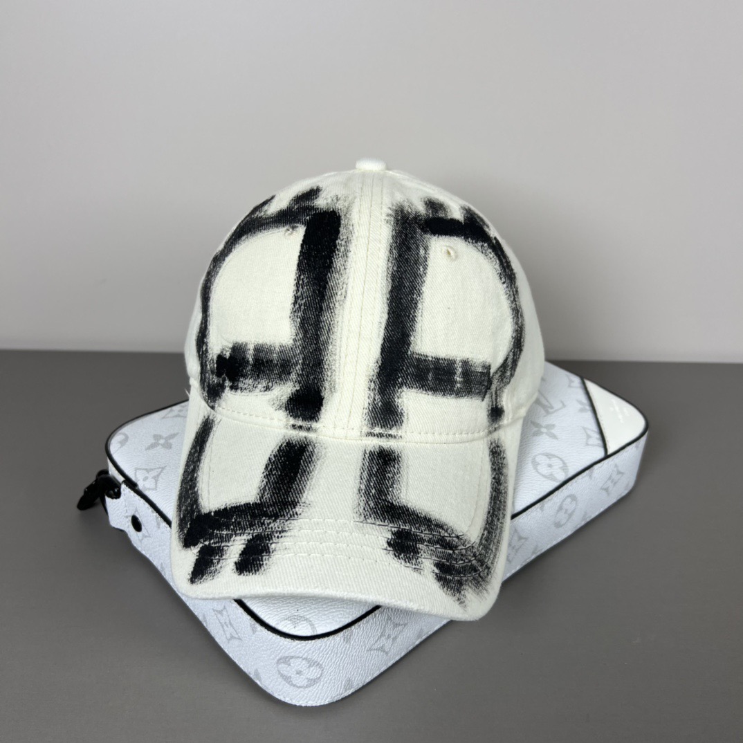 🌾BALENCIAGA巴黎世家新款logo棒球帽，很酷的色系，男女佩戴都有不同style，第一P抢先出货
