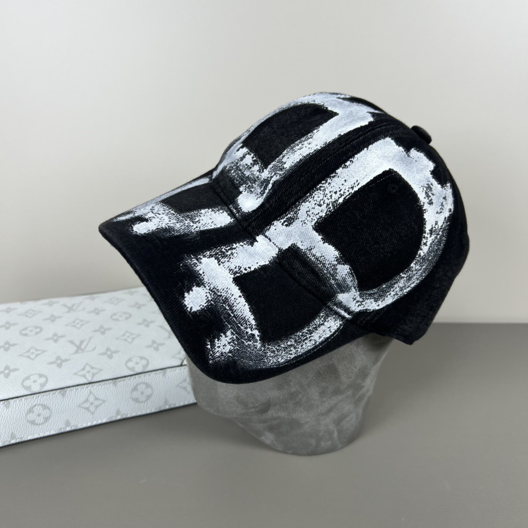 🌾BALENCIAGA巴黎世家新款logo棒球帽，很酷的色系，男女佩戴都有不同style，第一P抢先出货