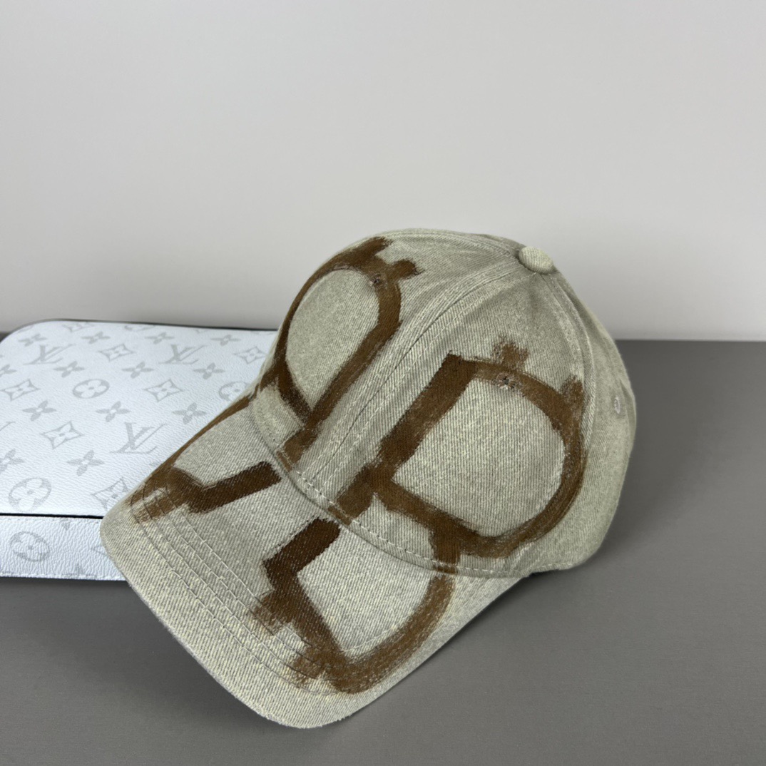 🌾BALENCIAGA巴黎世家新款logo棒球帽，很酷的色系，男女佩戴都有不同style，第一P抢先出货