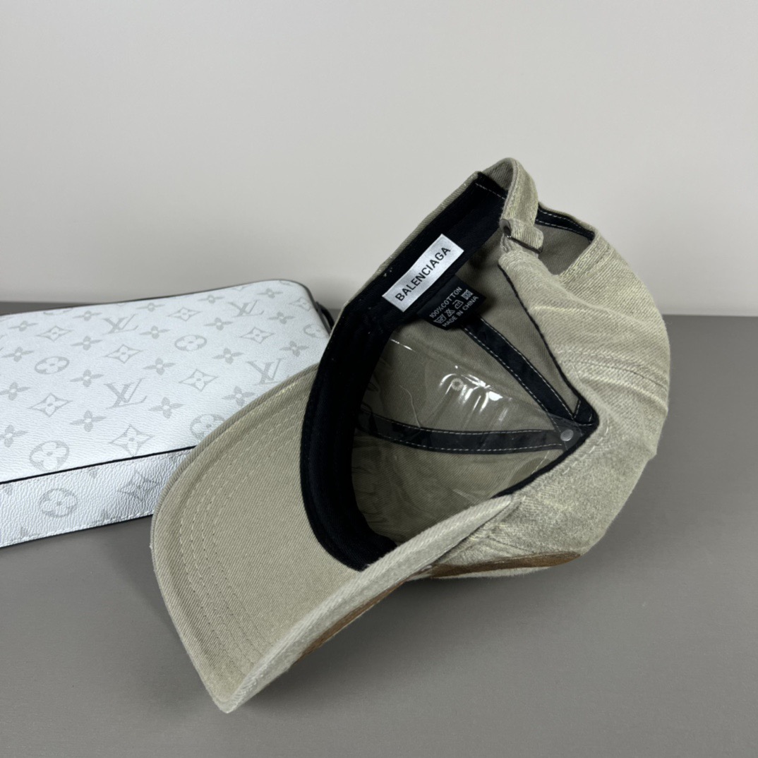 🌾BALENCIAGA巴黎世家新款logo棒球帽，很酷的色系，男女佩戴都有不同style，第一P抢先出货