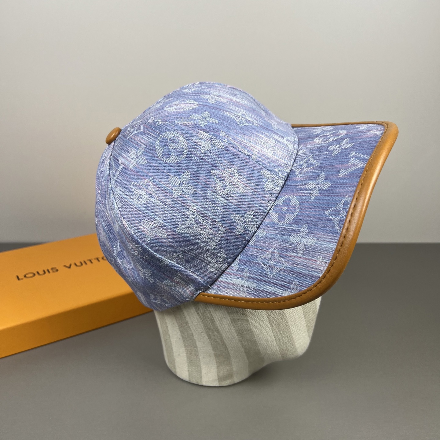 🌾🧢路易威登lv棒球帽 LouisVuitton😍新款重工打造♥️高端大气，百搭款🤗男女通用！