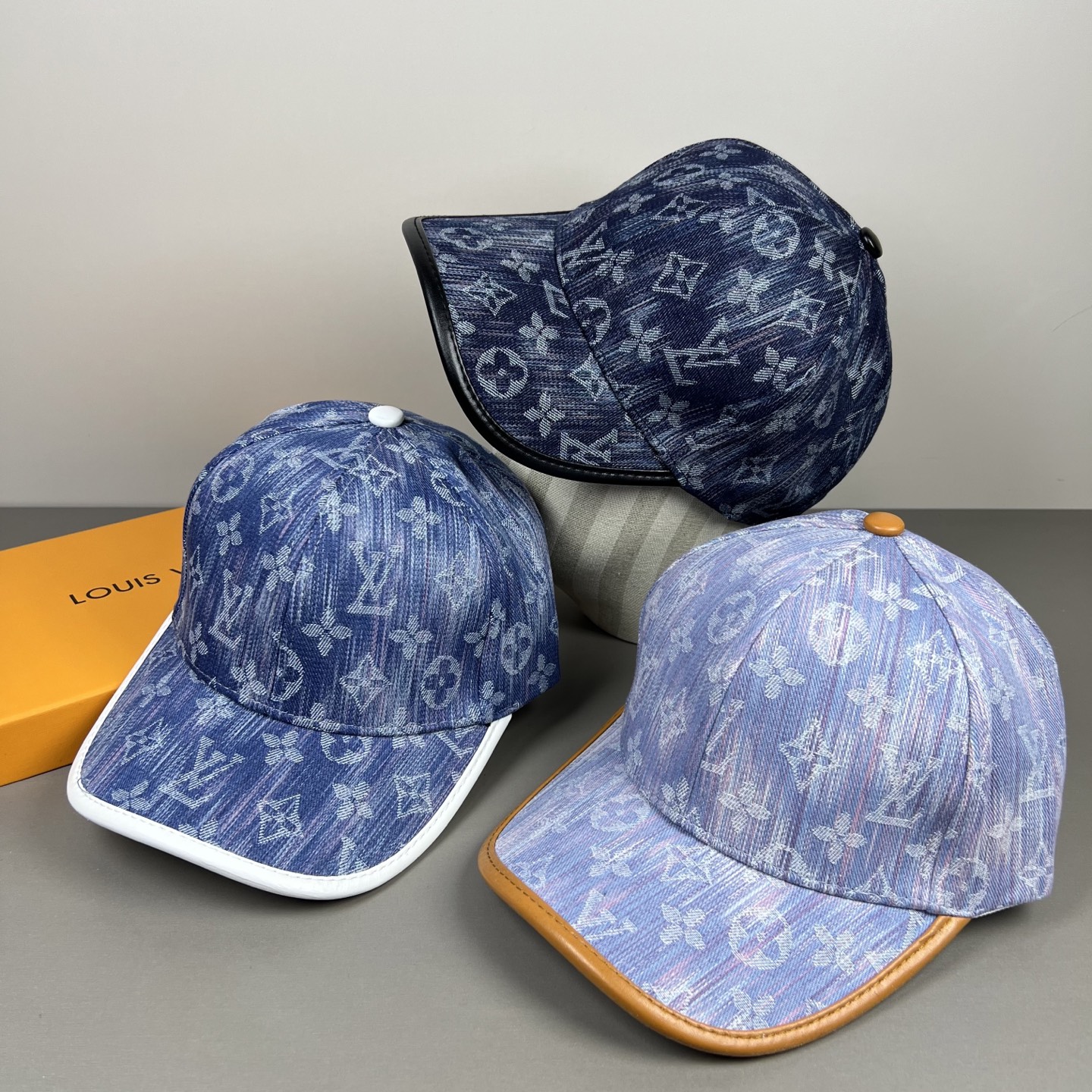🌾🧢路易威登lv棒球帽 LouisVuitton😍新款重工打造♥️高端大气，百搭款🤗男女通用！