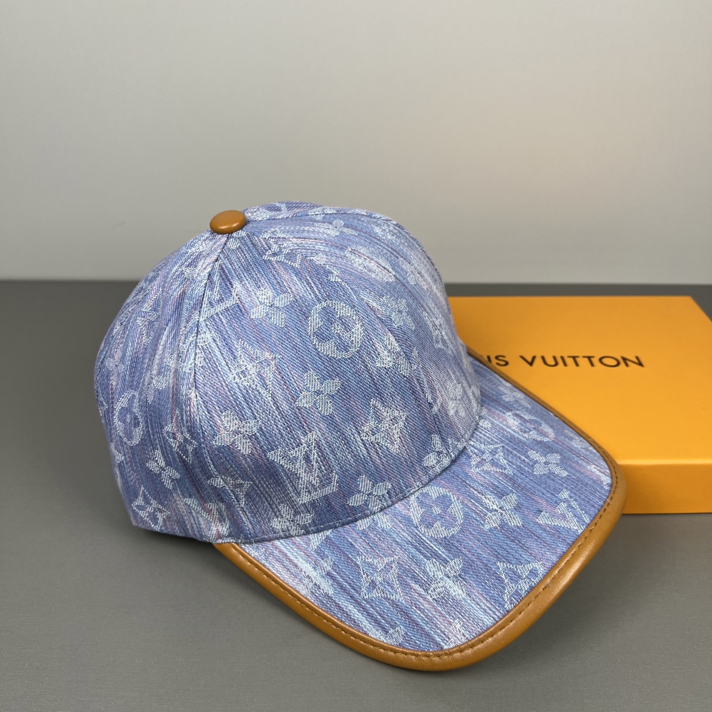 🌾🧢路易威登lv棒球帽 LouisVuitton😍新款重工打造♥️高端大气，百搭款🤗男女通用！