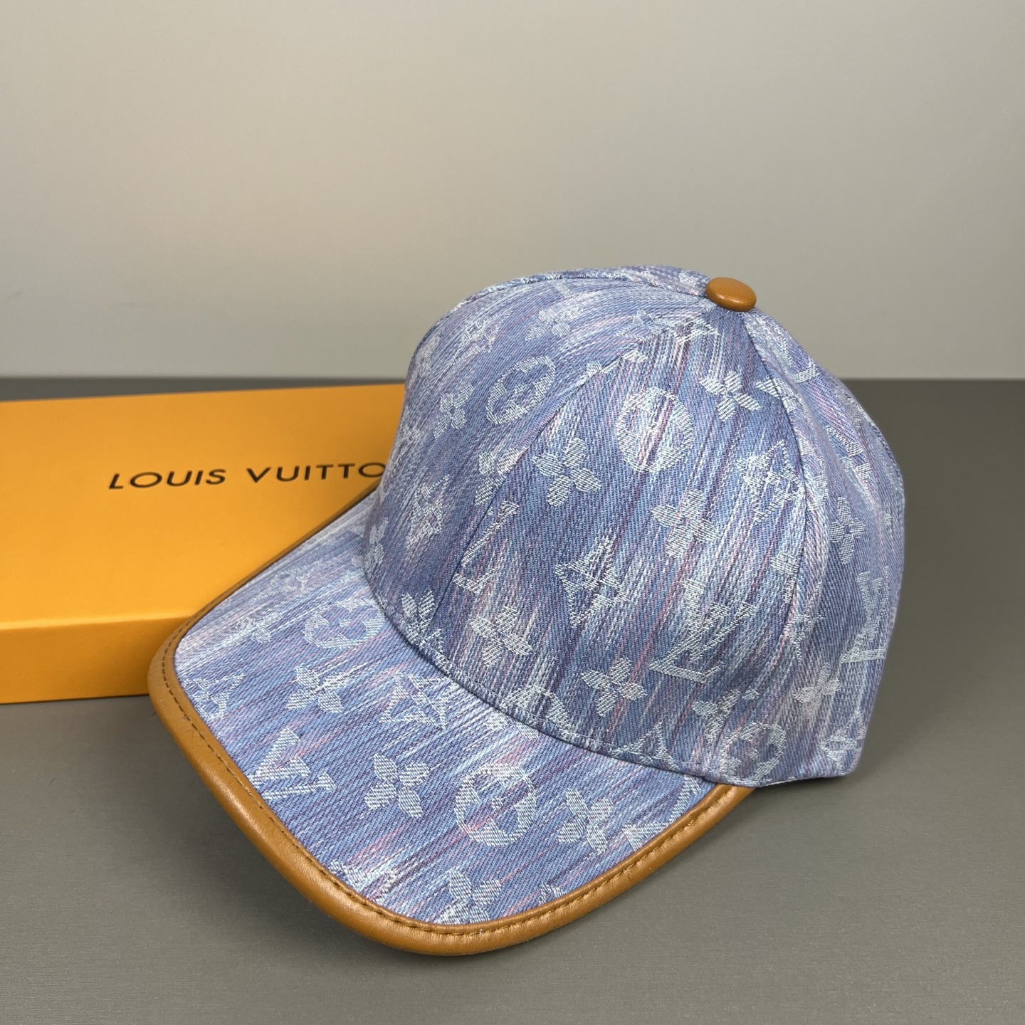 🌾🧢路易威登lv棒球帽 LouisVuitton😍新款重工打造♥️高端大气，百搭款🤗男女通用！