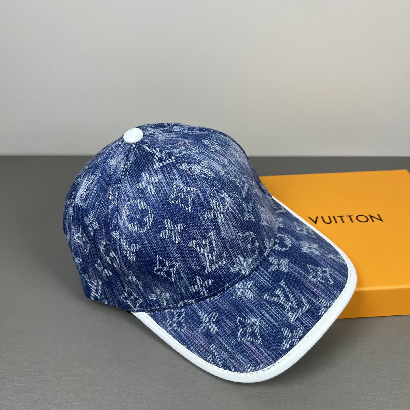 🌾🧢路易威登lv棒球帽 LouisVuitton😍新款重工打造♥️高端大气，百搭款🤗男女通用！