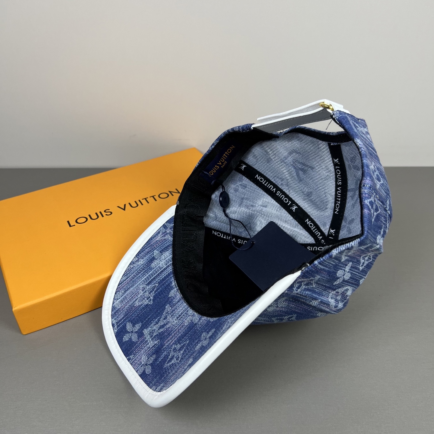 🌾🧢路易威登lv棒球帽 LouisVuitton😍新款重工打造♥️高端大气，百搭款🤗男女通用！