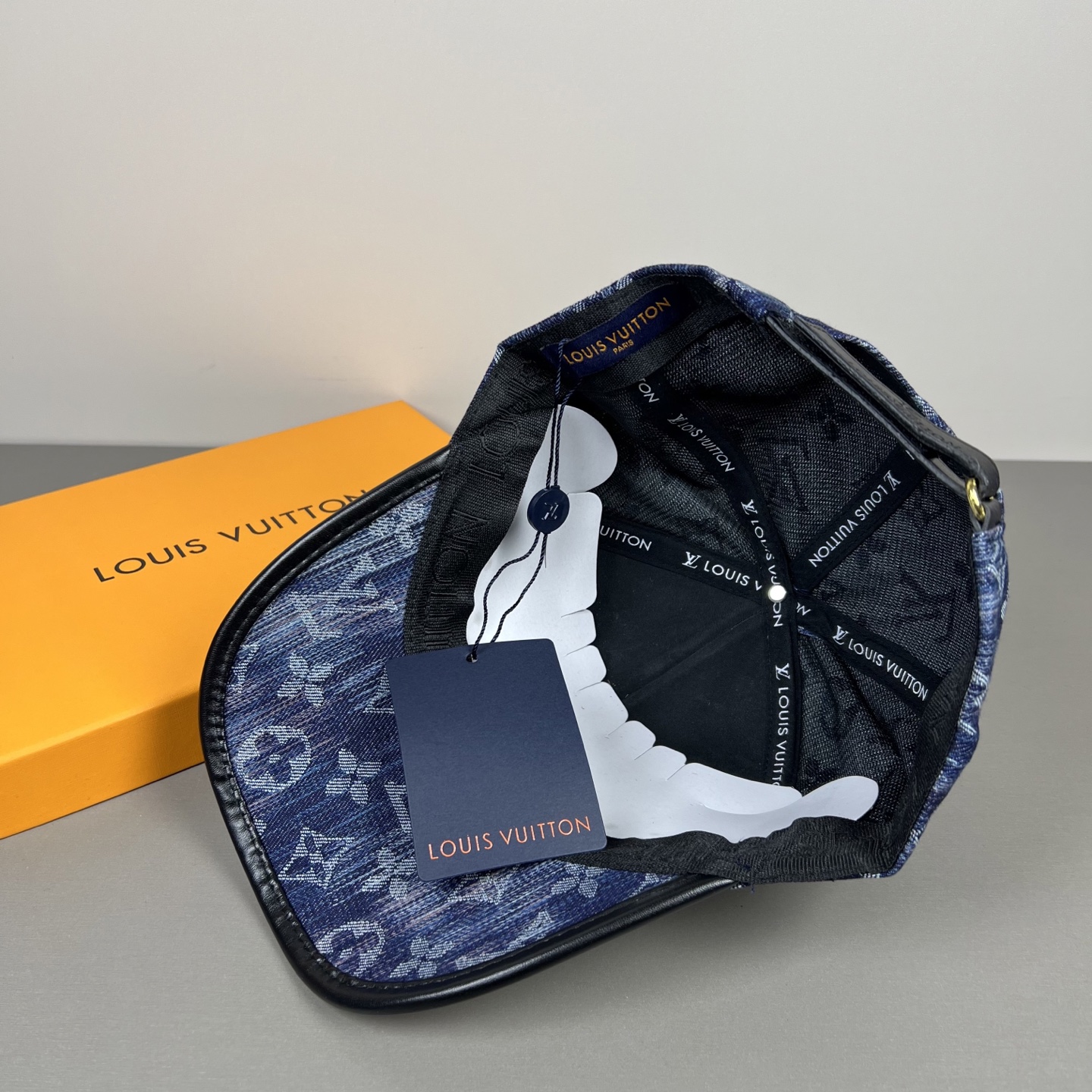 🌾🧢路易威登lv棒球帽 LouisVuitton😍新款重工打造♥️高端大气，百搭款🤗男女通用！