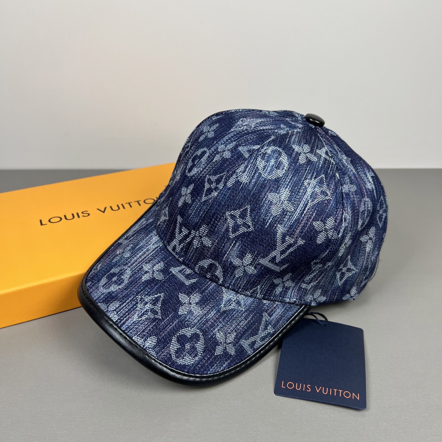 🌾🧢路易威登lv棒球帽 LouisVuitton😍新款重工打造♥️高端大气，百搭款🤗男女通用！