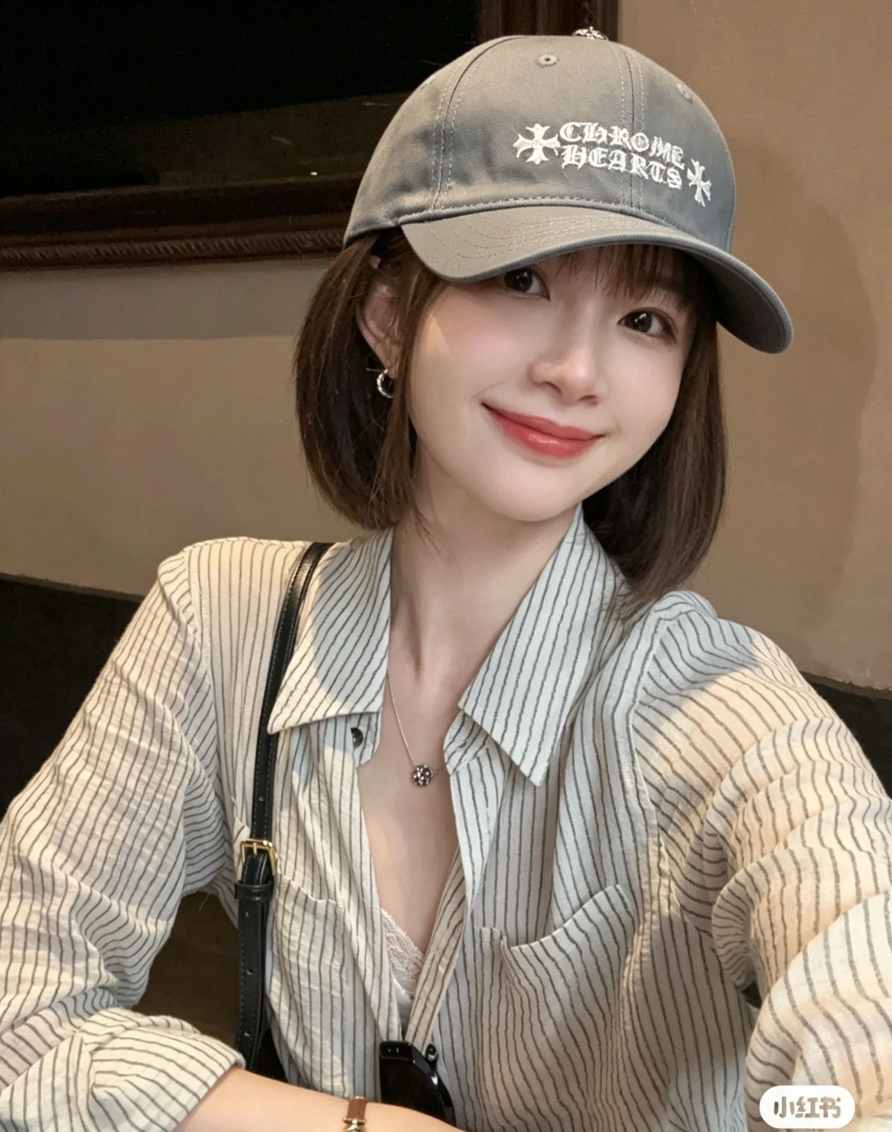 配防尘袋，克罗心最新时尚前卫的休闲设计风格，戴上头就是这样好看看哦，做工精细，男女同款！