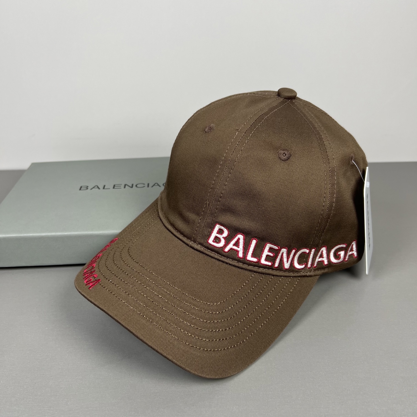 🌾BALENCIAGA巴黎世家新款logo棒球帽，很酷的色系，男女佩戴都有不同style，第一P抢先出货